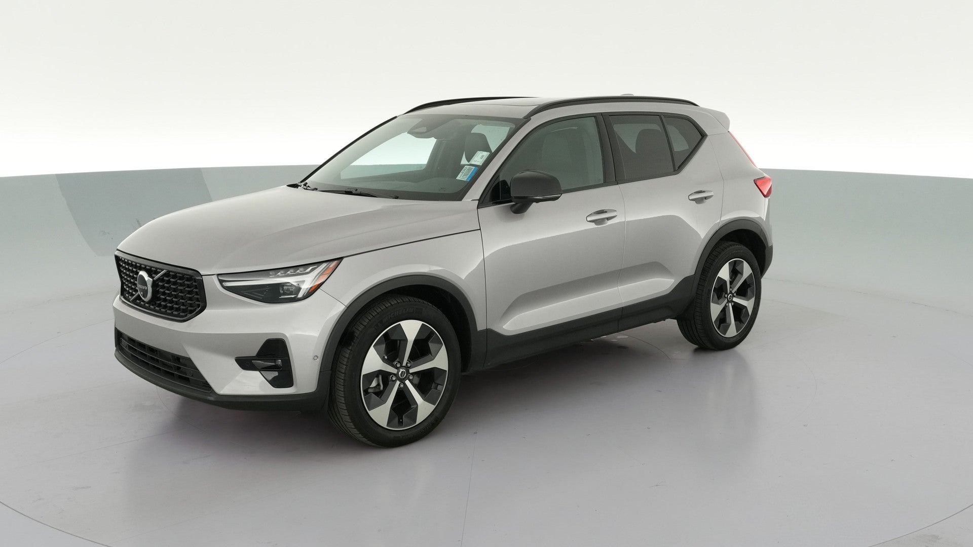 2026 Volvo XC40 vehicle photo