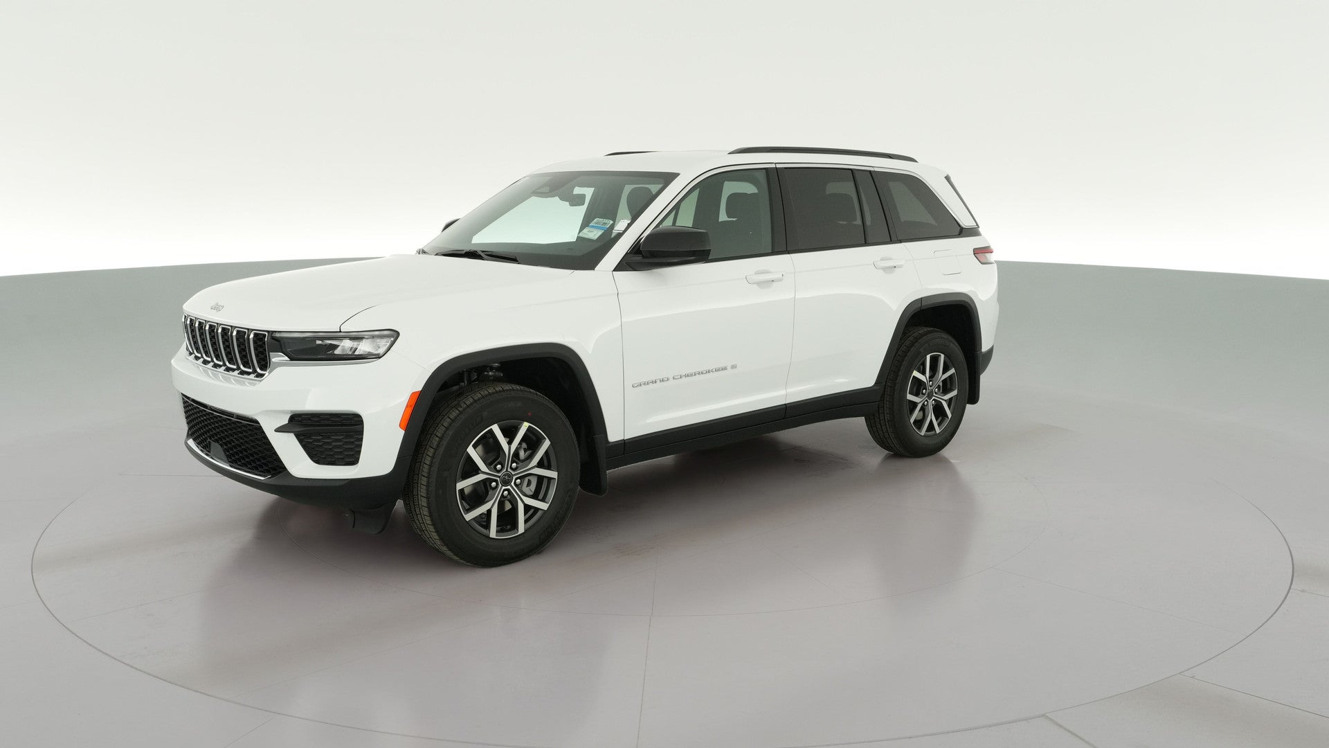 2027 Jeep Grand Cherokee vehicle photo