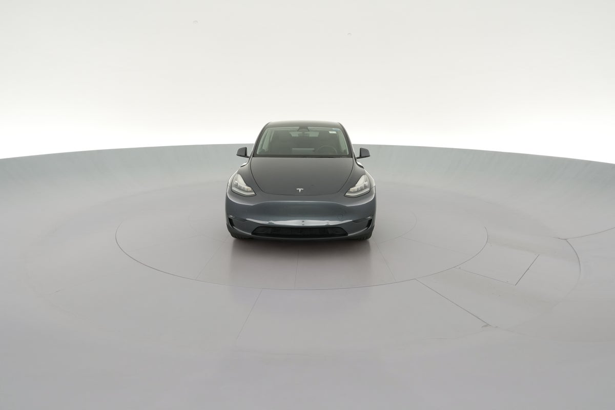 2022 Tesla Model Y Long Range All-Wheel Drive in Midnight Silver Metallic — 360° view 1