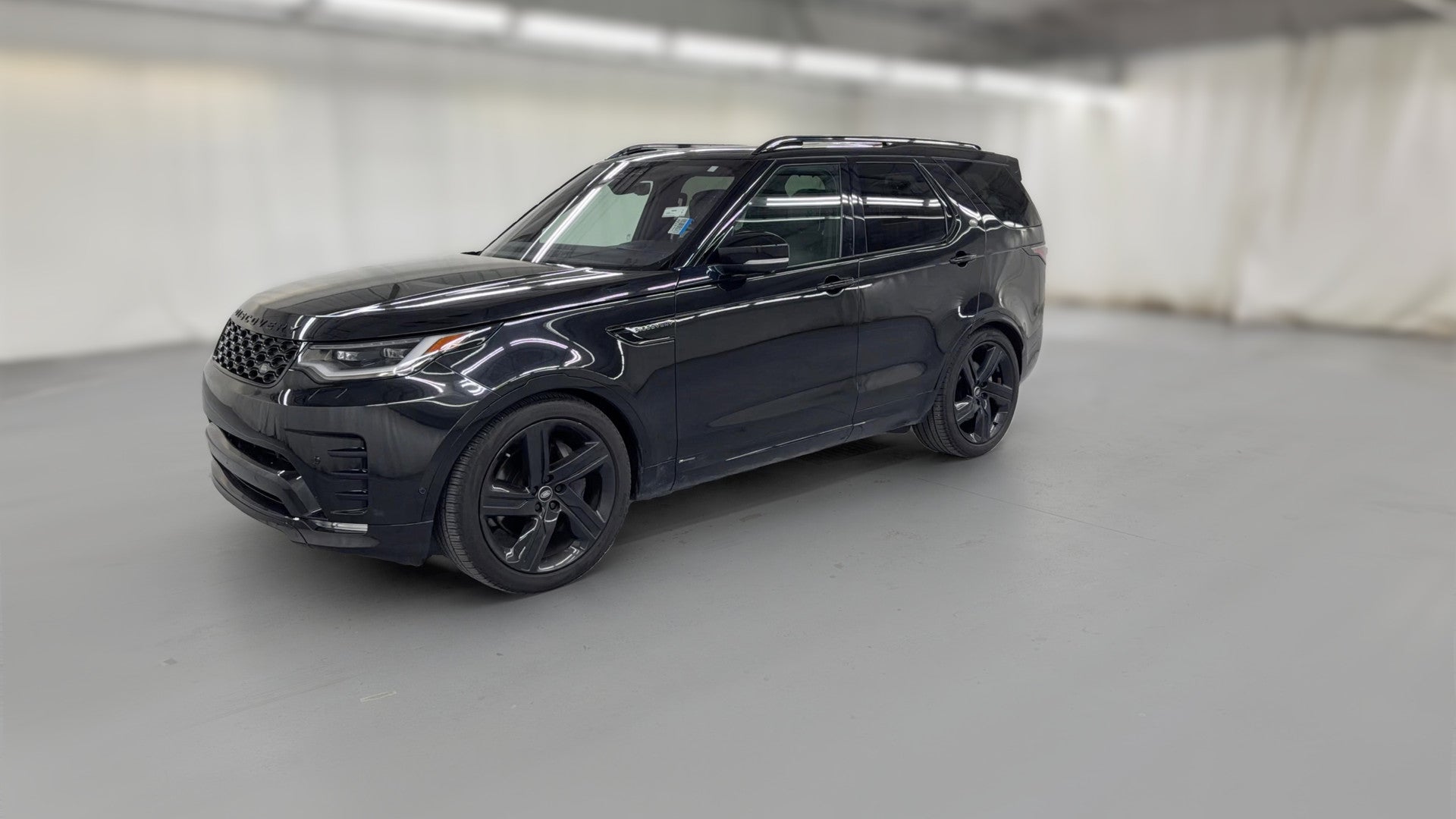 2021 Land Rover Discovery vehicle photo