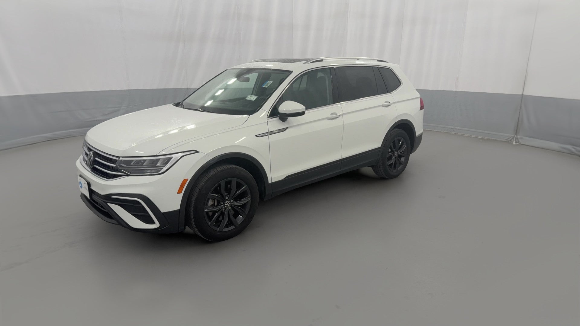 2024 Volkswagen Tiguan vehicle photo