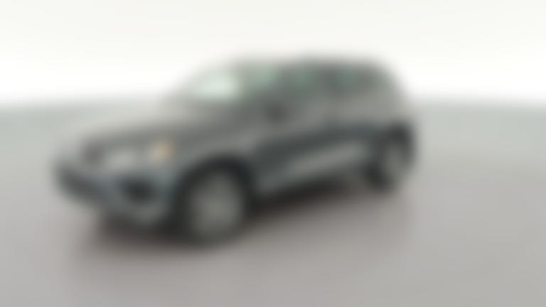 2015 Volkswagen Touareg vehicle photo