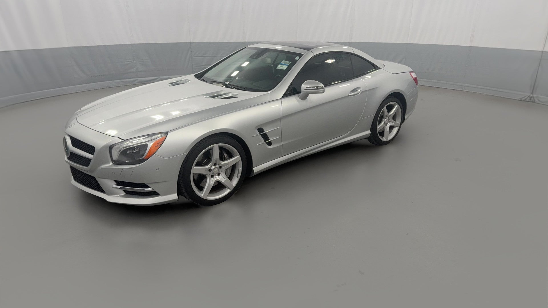 2015 Mercedes-Benz SL-Class vehicle photo