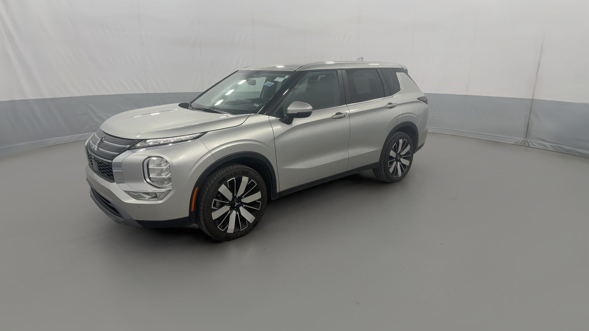 2025 Mitsubishi Outlander vehicle photo