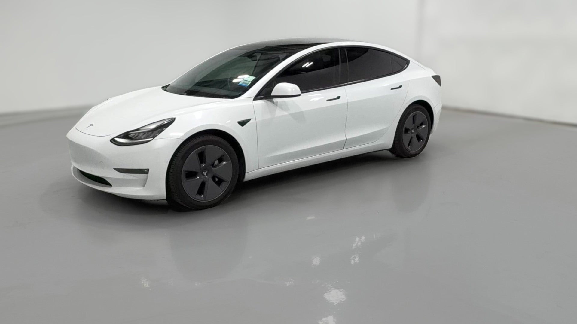 2021 Tesla Model 3 vehicle photo