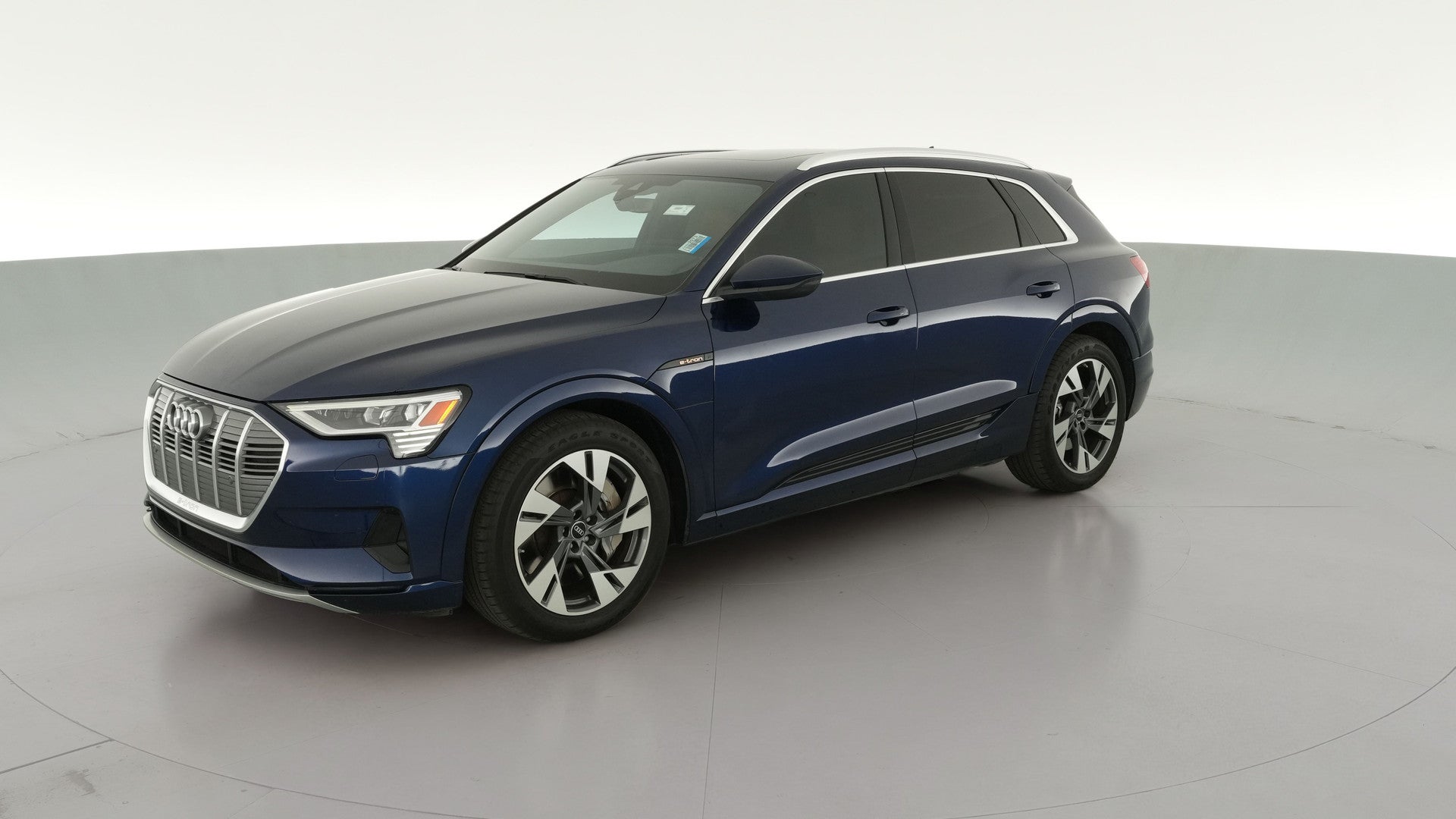 2022 Audi e-tron vehicle photo