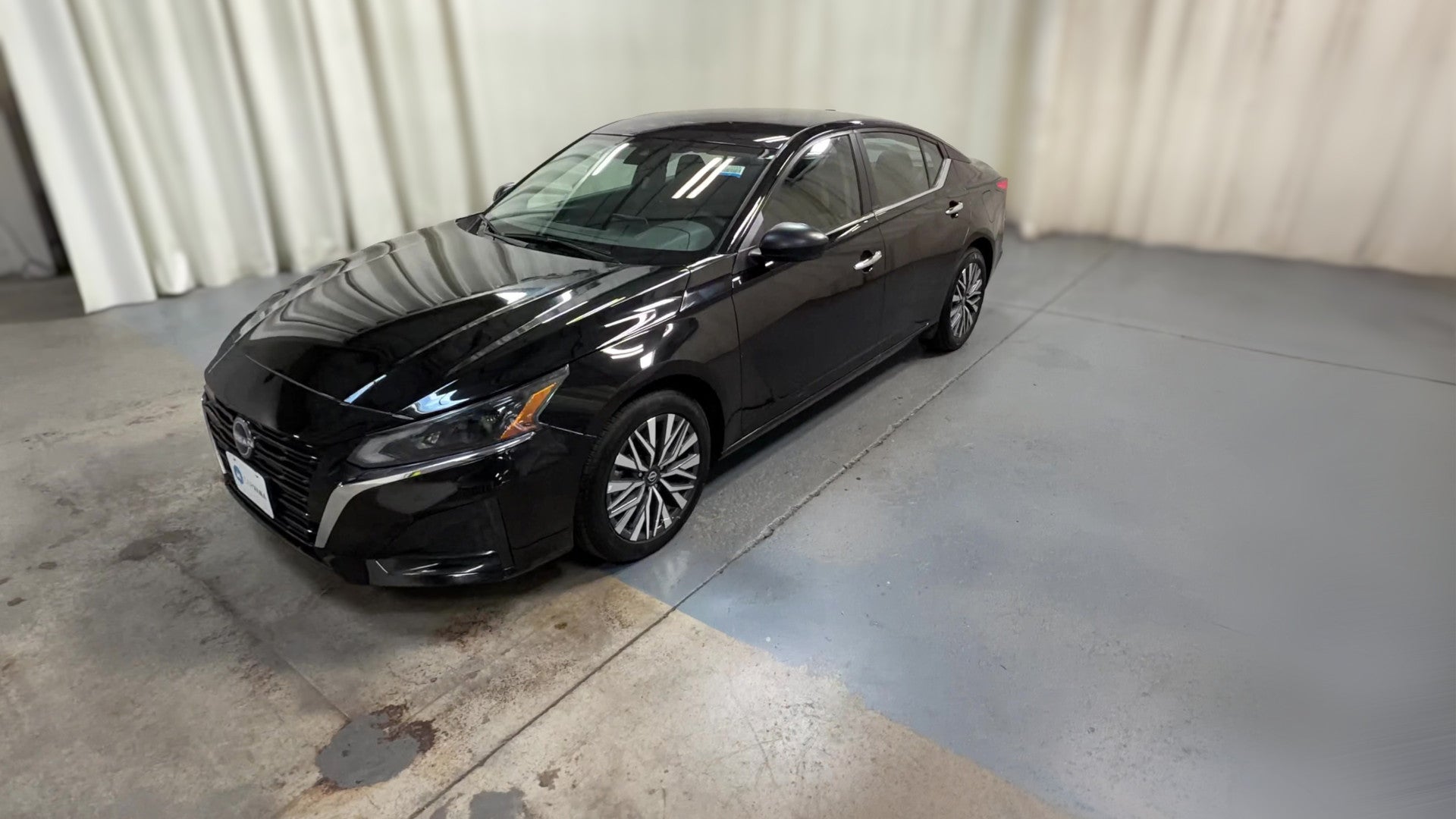 2025 Nissan Altima vehicle photo