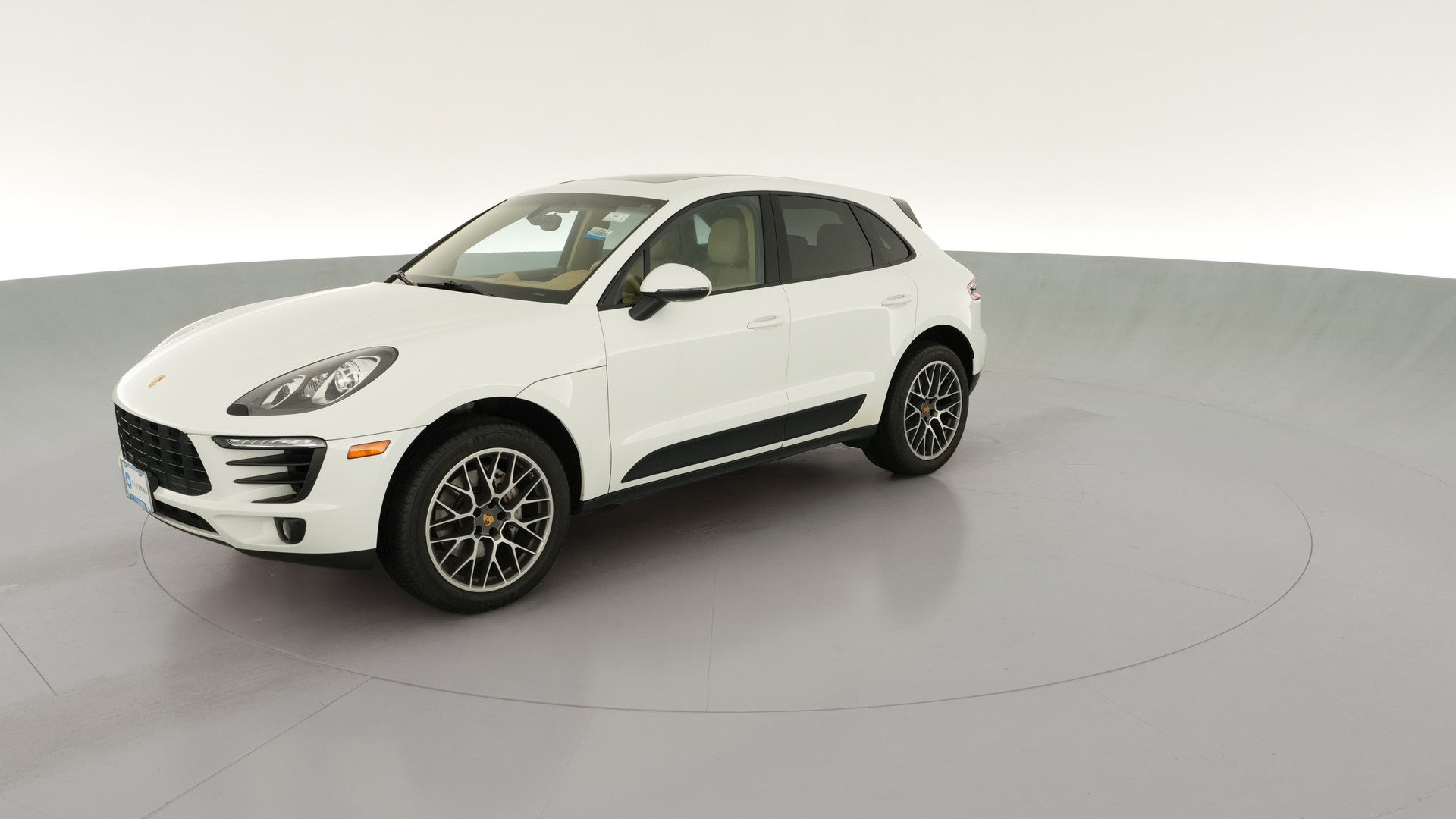 2016 Porsche Macan vehicle photo