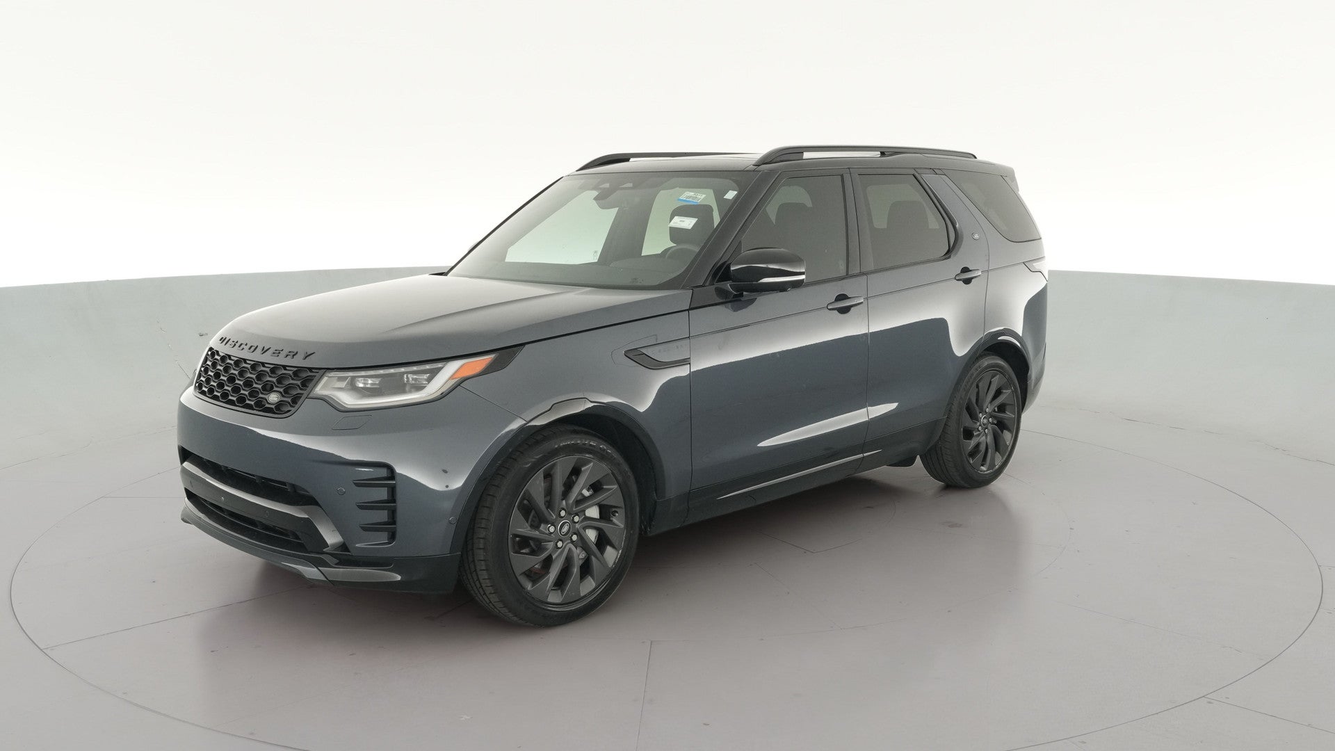 2024 Land Rover Discovery vehicle photo