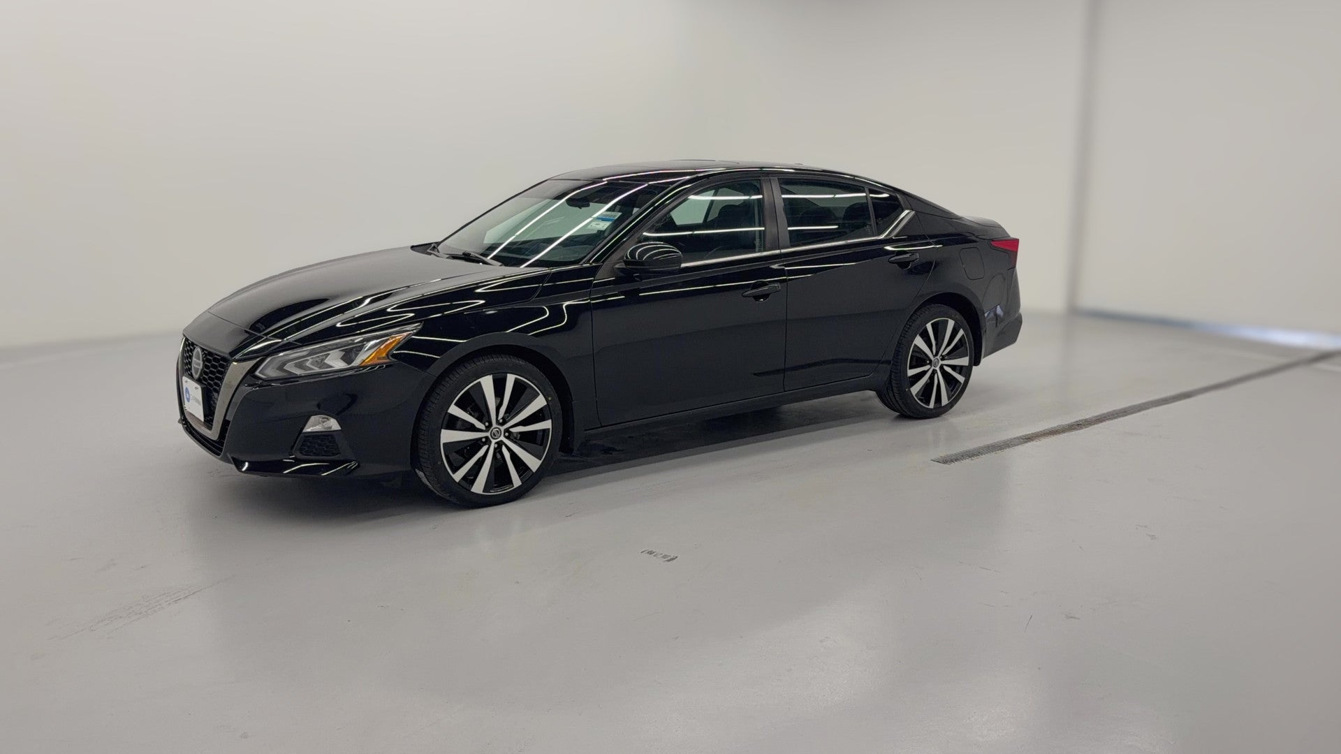 2021 Nissan Altima vehicle photo