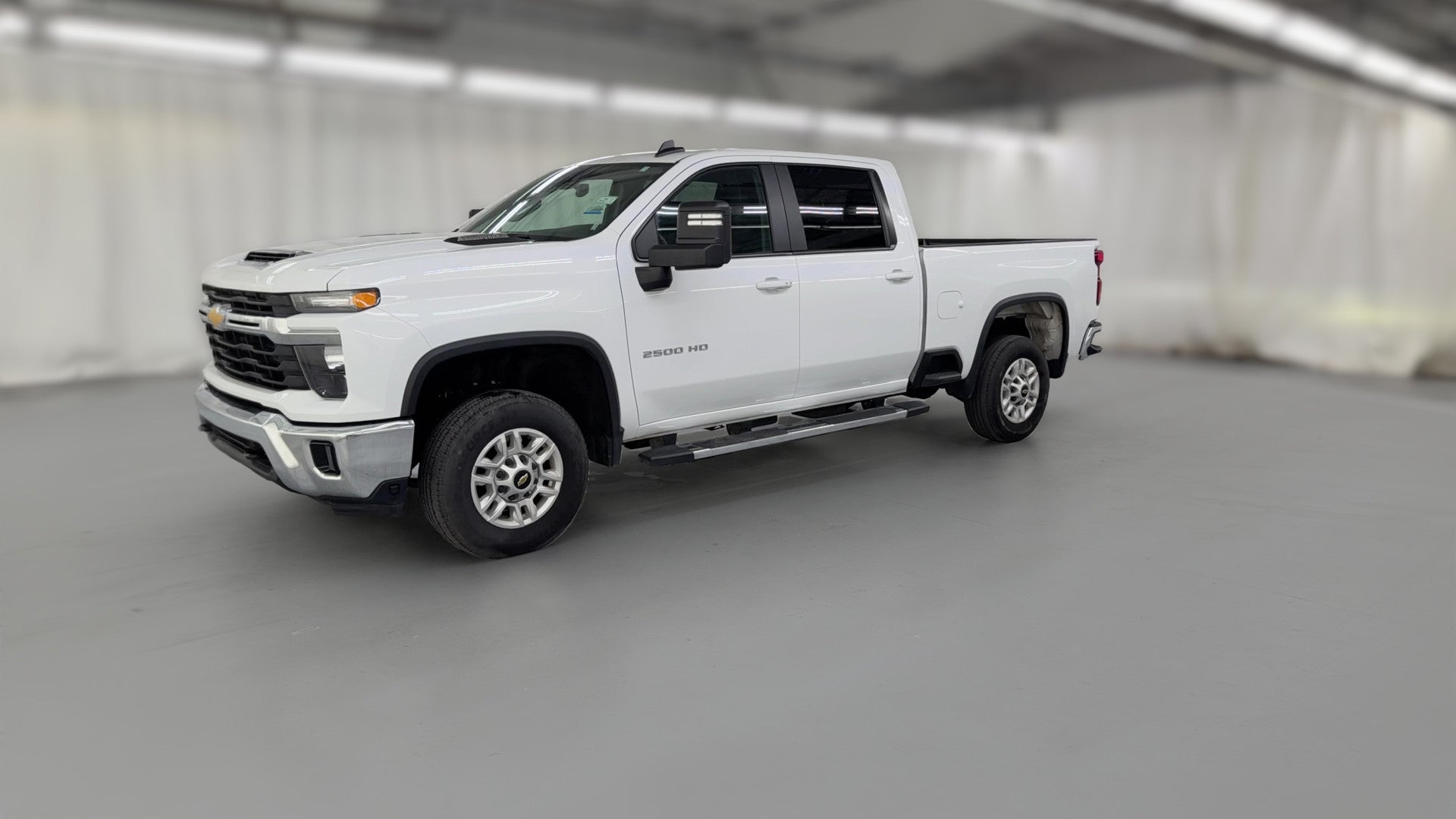 2025 Chevrolet Silverado 2500 HD Crew Cab vehicle photo