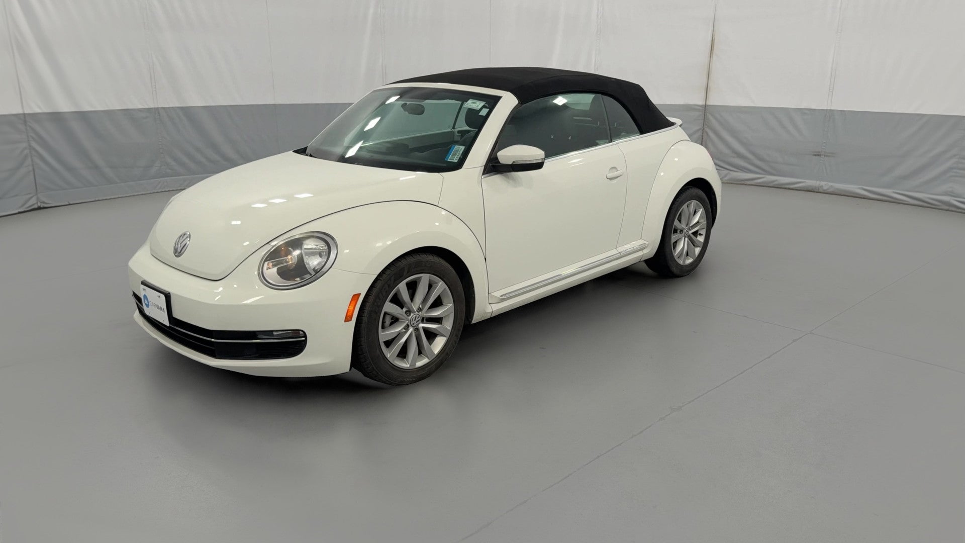 2013 Volkswagen Beetle vehicle photo