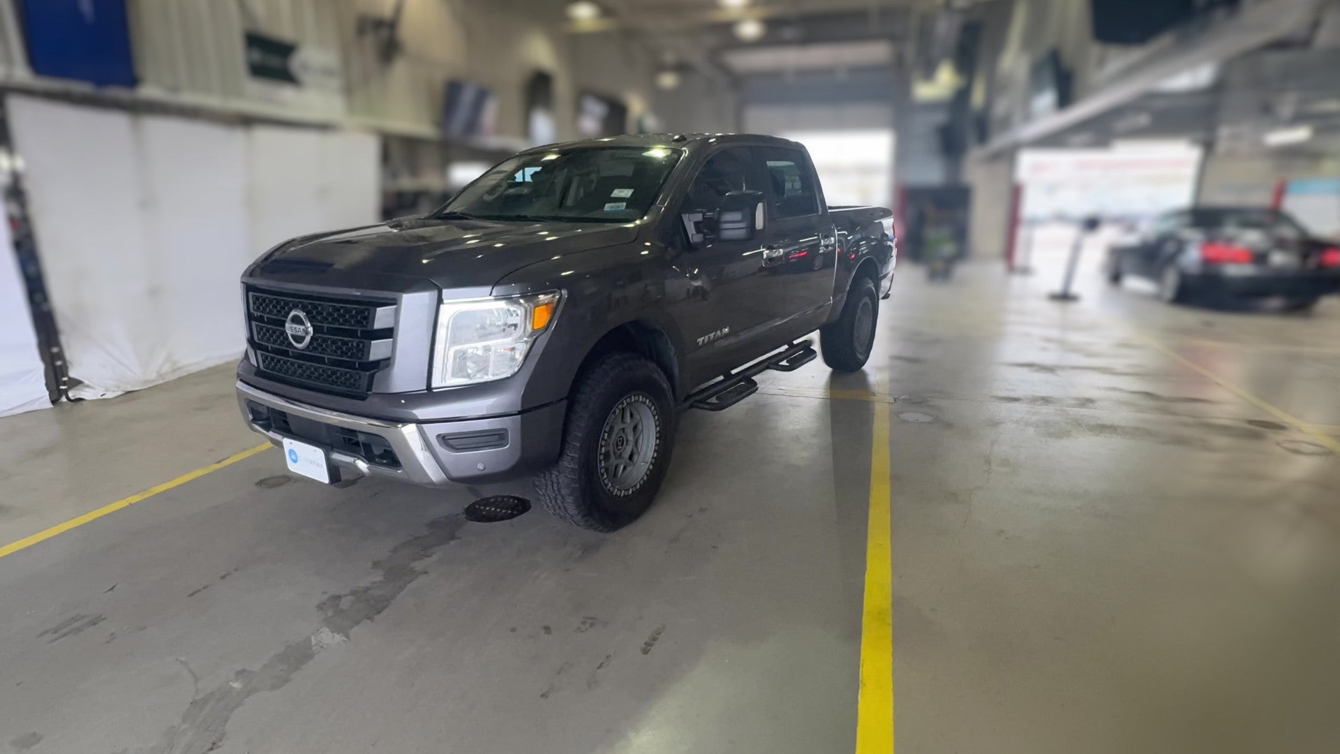 2021 Nissan Titan Crew Cab vehicle photo