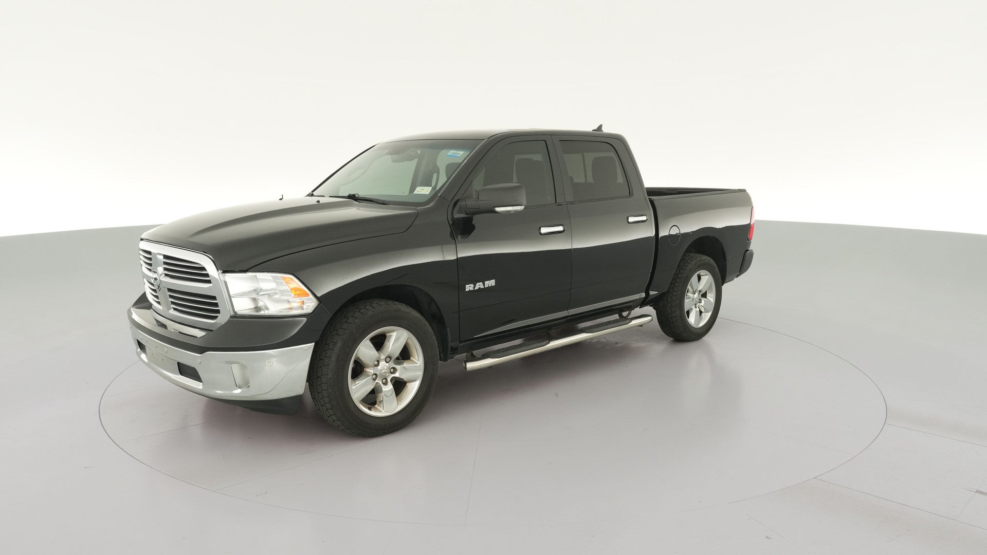 2016 Ram 1500 Crew Cab vehicle photo