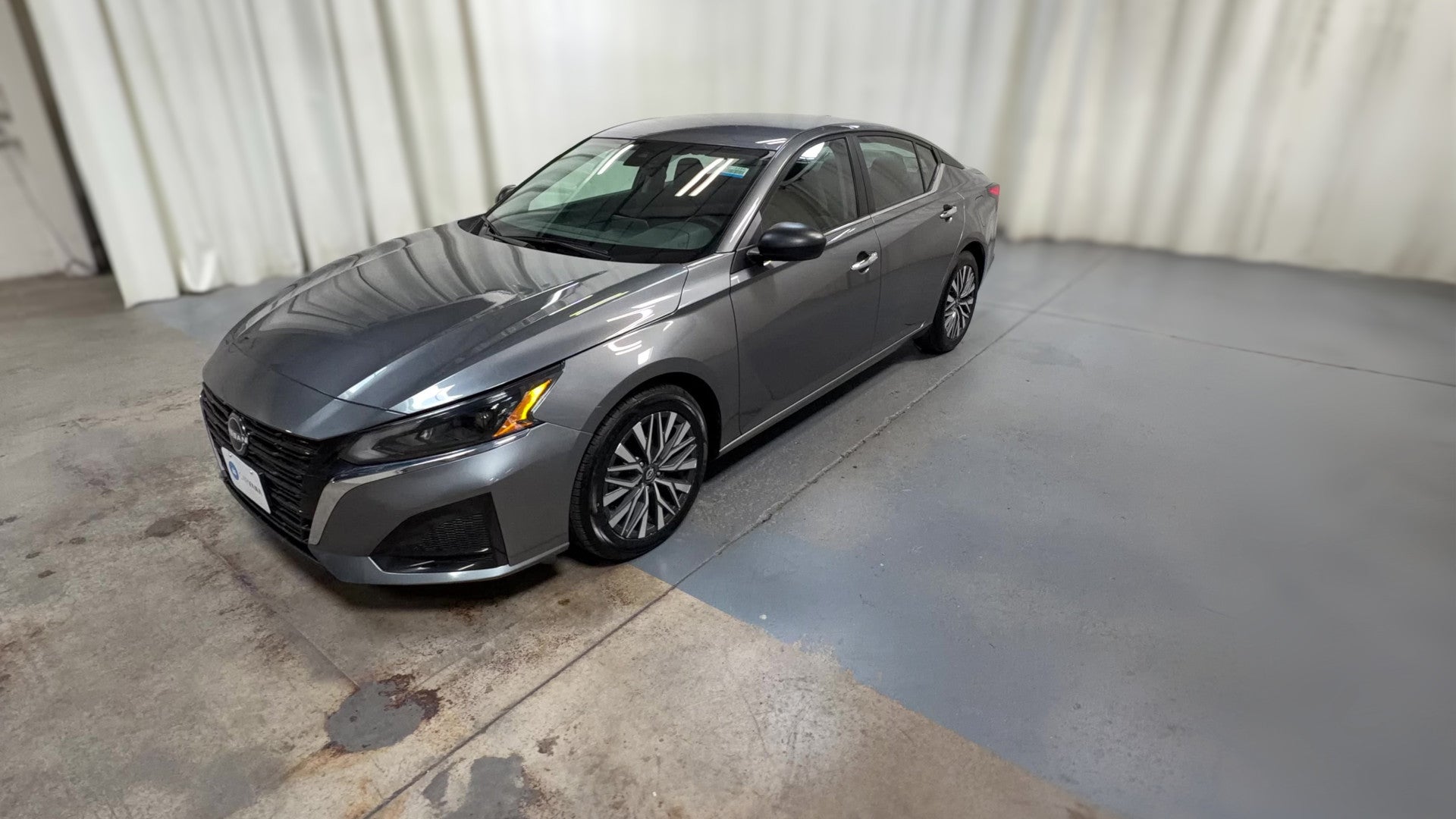 2025 Nissan Altima vehicle photo