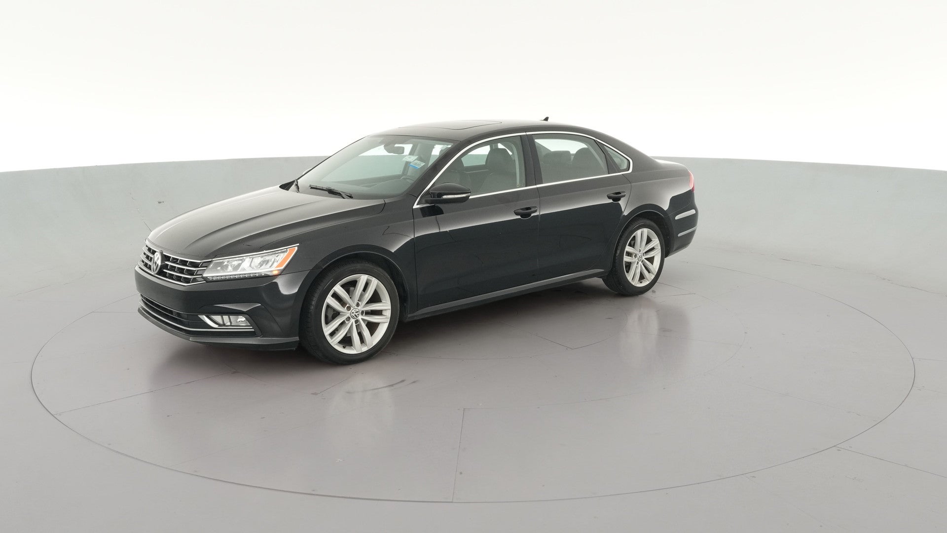 2018 Volkswagen Passat vehicle photo