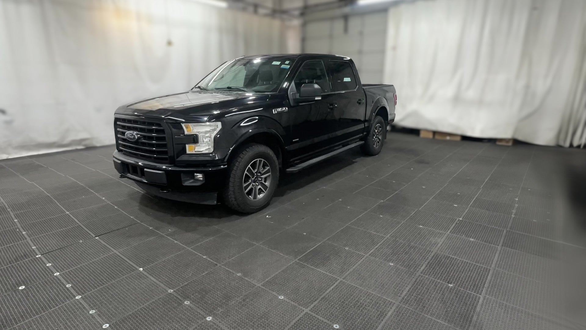 2017 Ford F150 SuperCrew Cab vehicle photo