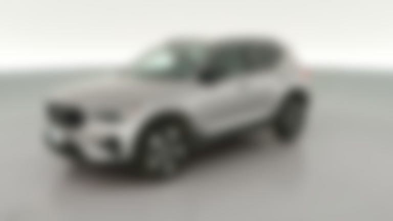 2026 Volvo XC40 vehicle photo