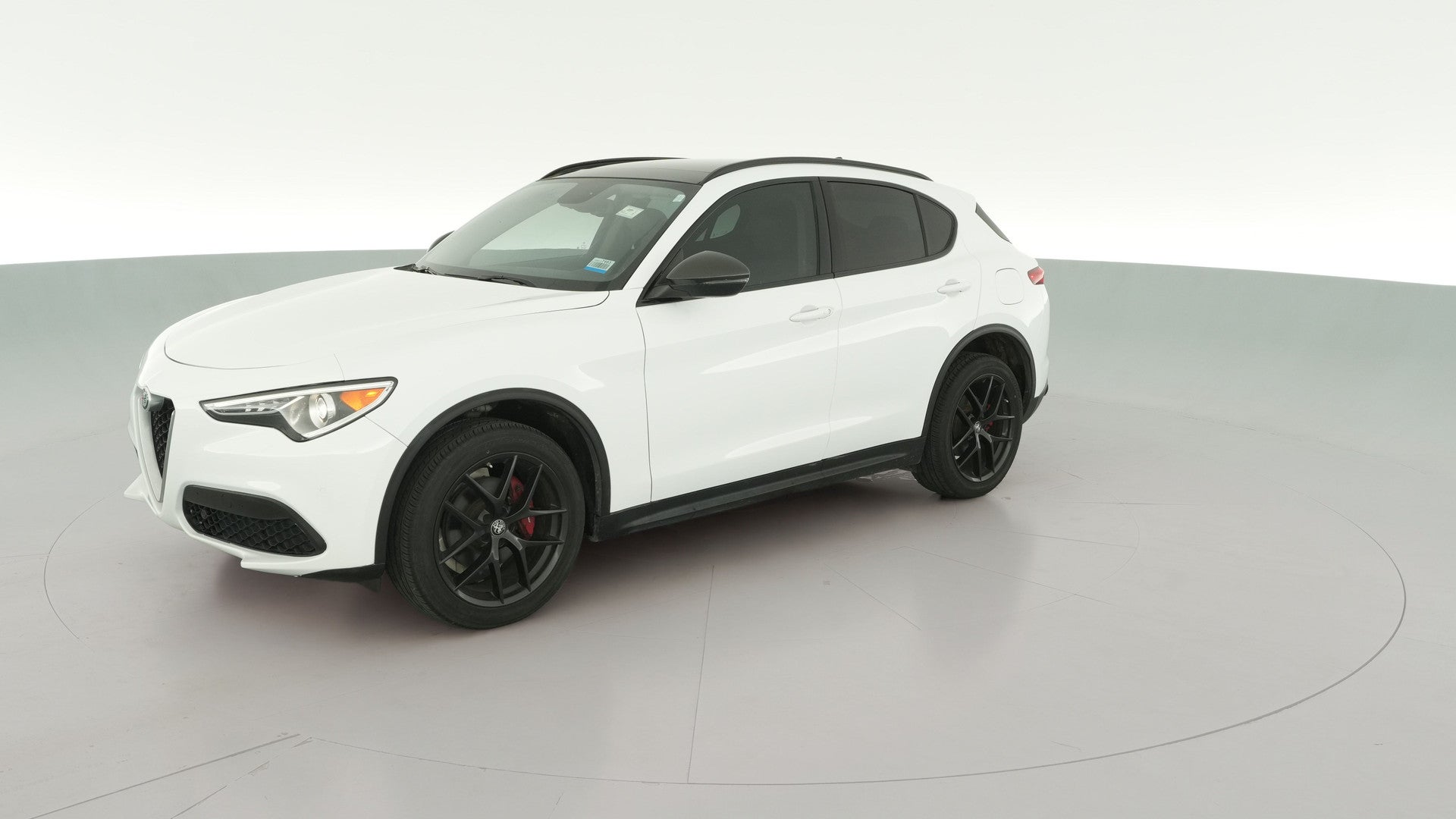 2019 Alfa Romeo Stelvio vehicle photo