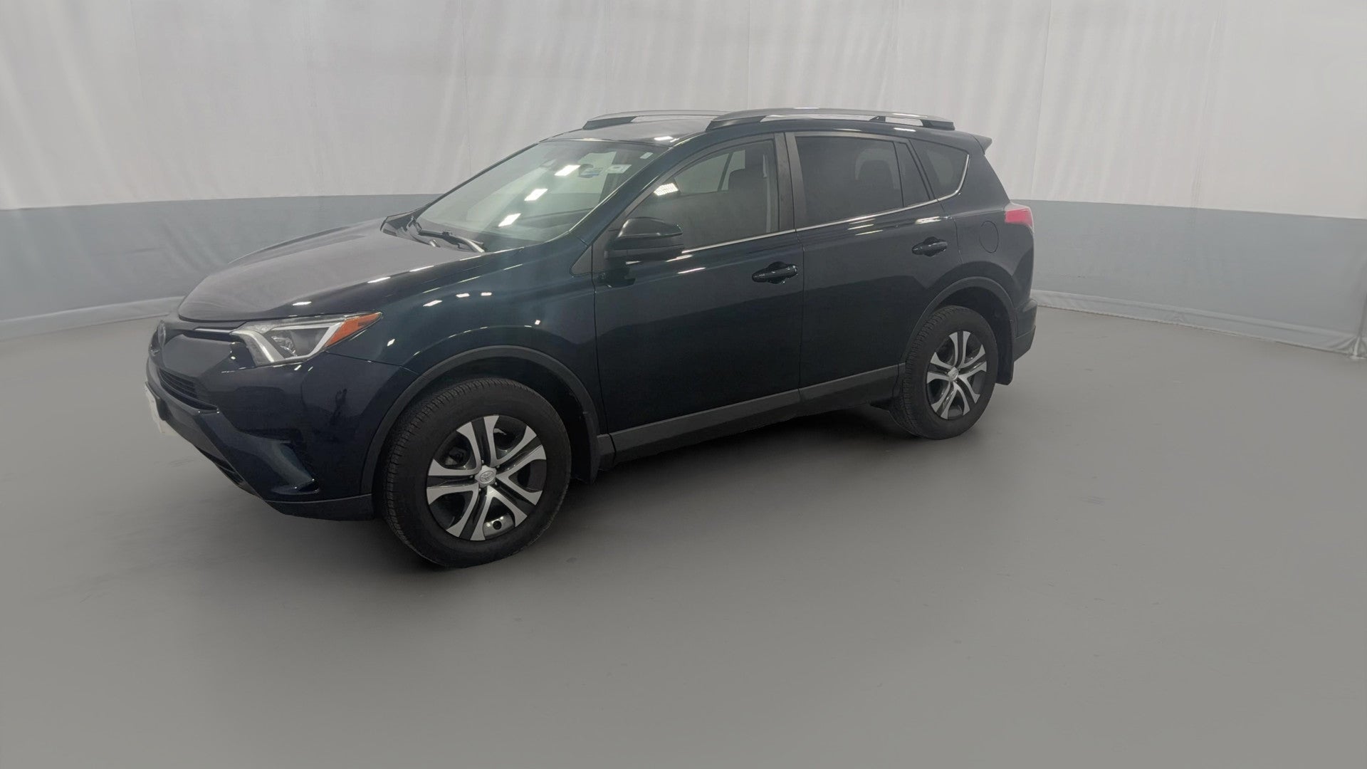 2018 Toyota RAV4 vehicle photo