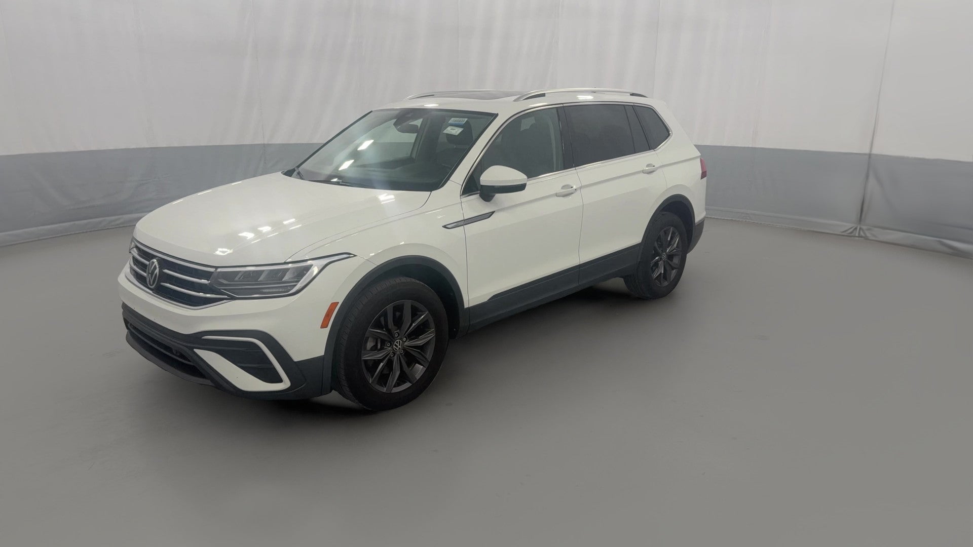 2024 Volkswagen Tiguan vehicle photo