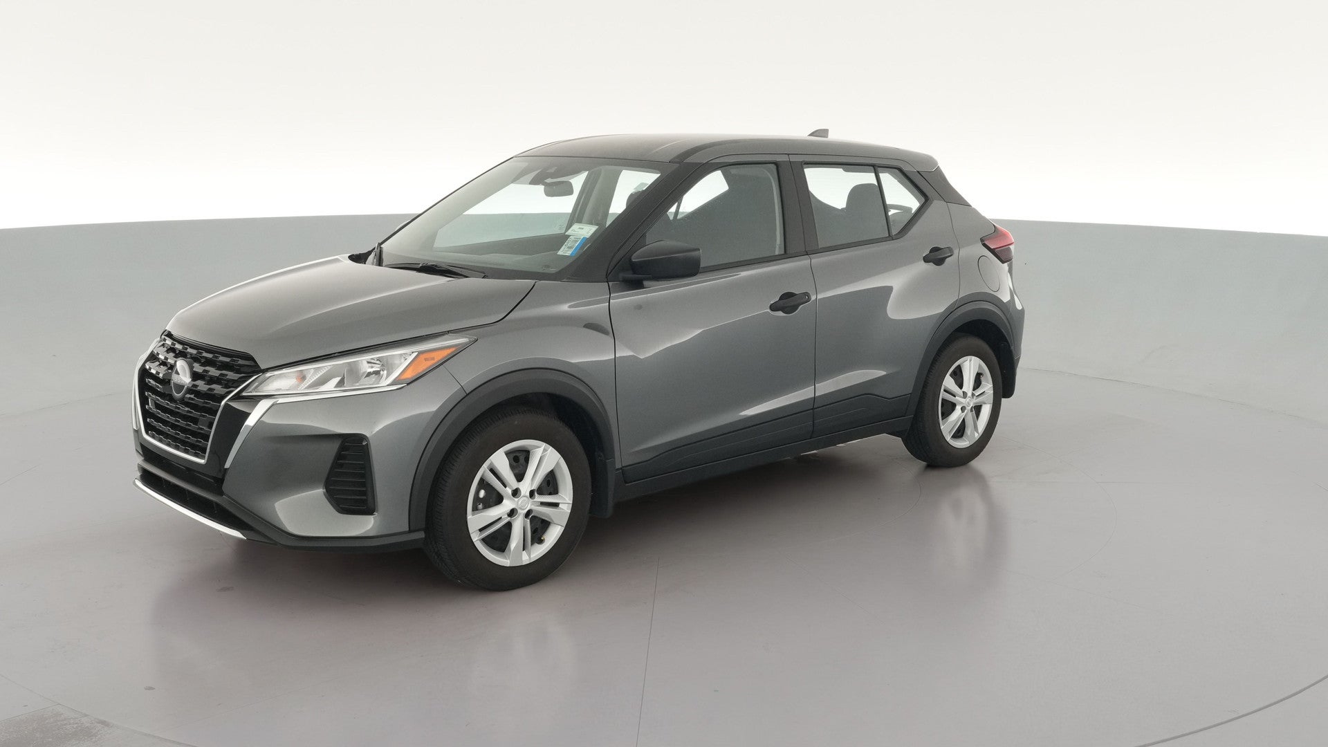 2025 Nissan Kicks Play vehicle photo