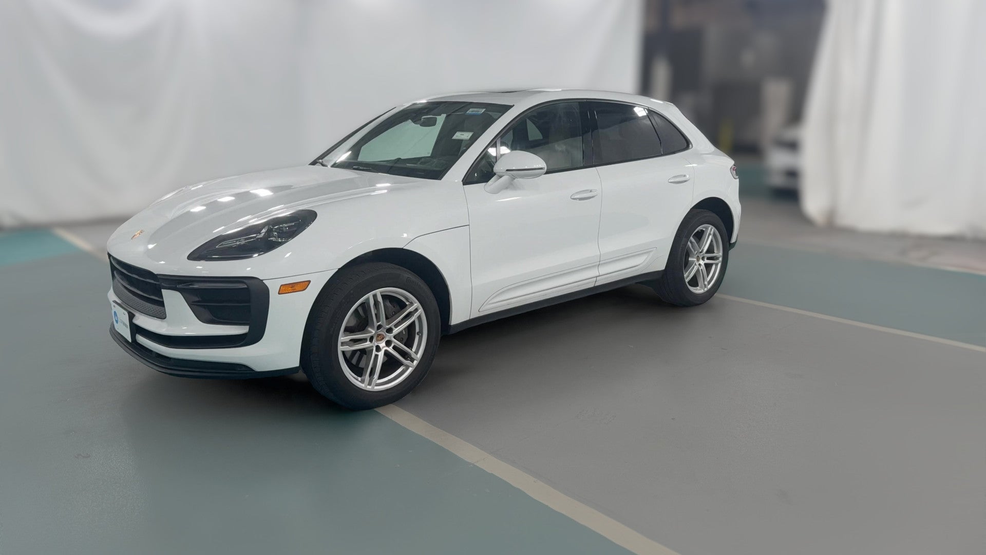 2022 Porsche Macan vehicle photo