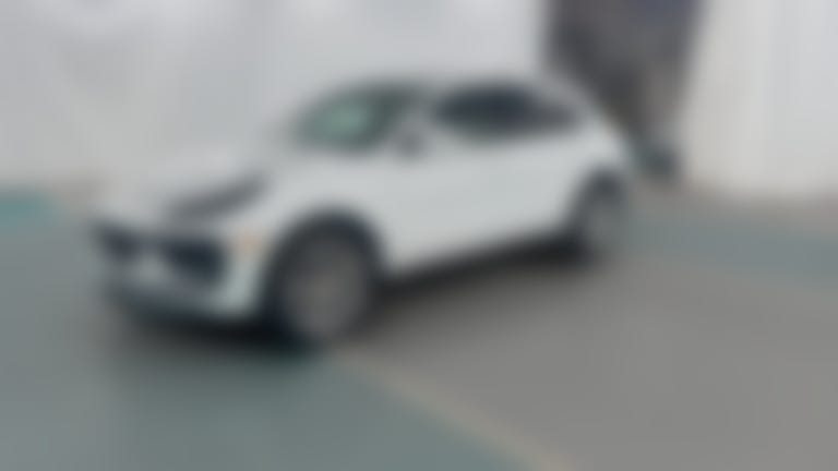 2022 Porsche Macan vehicle photo