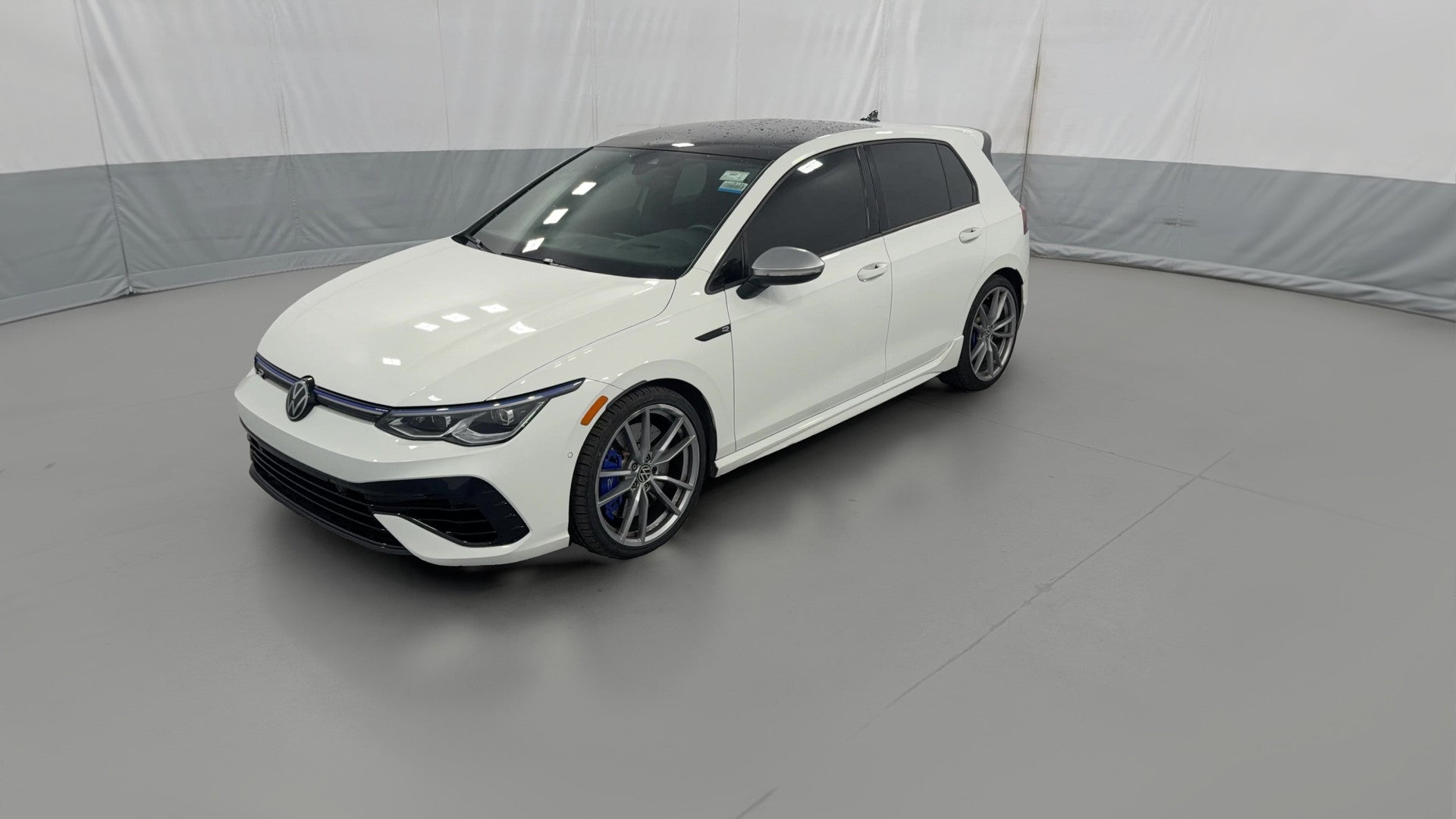 2024 Volkswagen Golf R vehicle photo