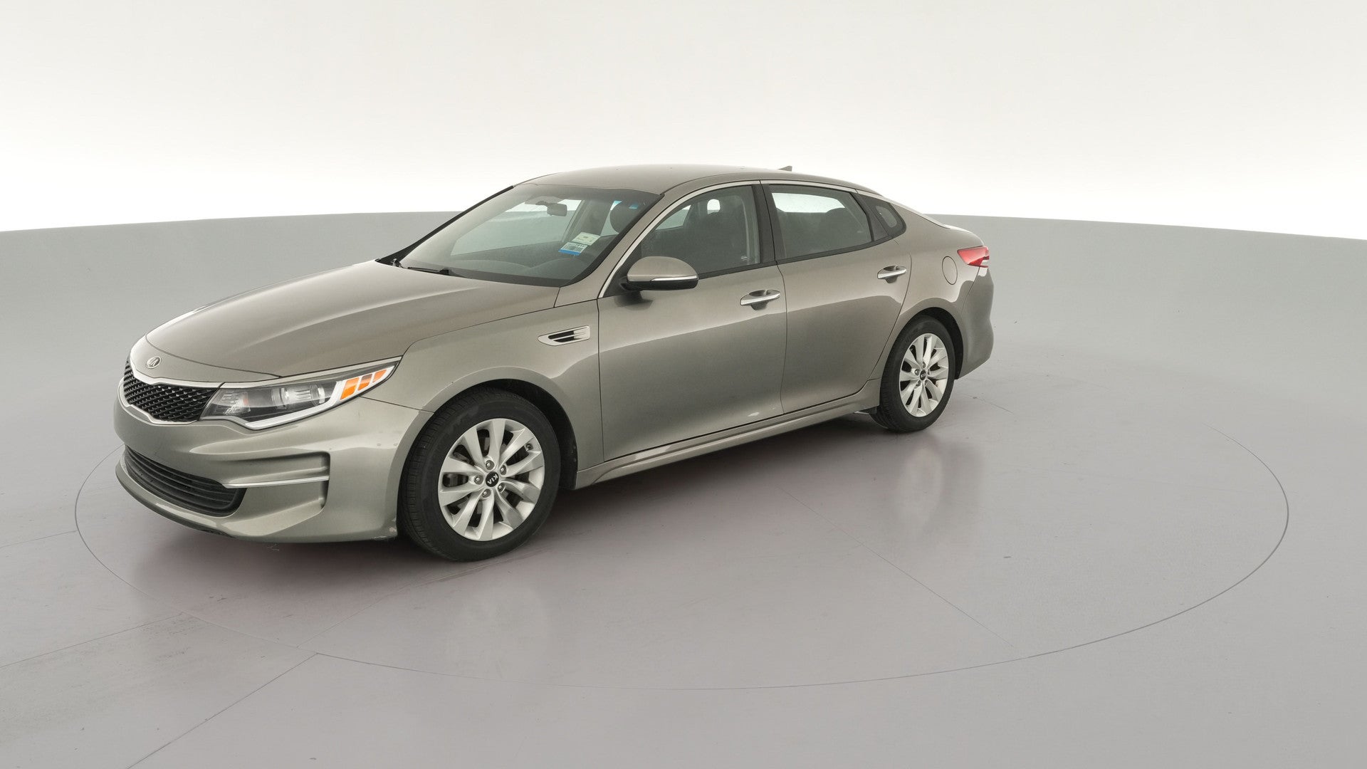 2018 Kia Optima vehicle photo