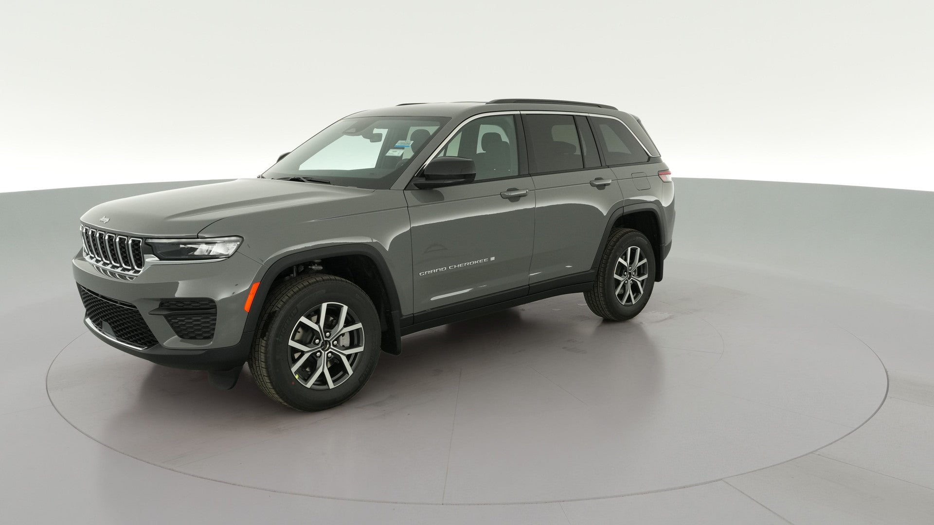 2027 Jeep Grand Cherokee vehicle photo
