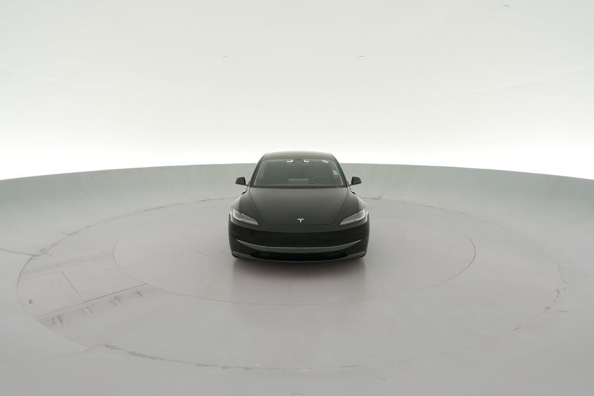 2025 Tesla Model 3 Long Range Rear-Wheel Drive in Solid Black — 360° view 1