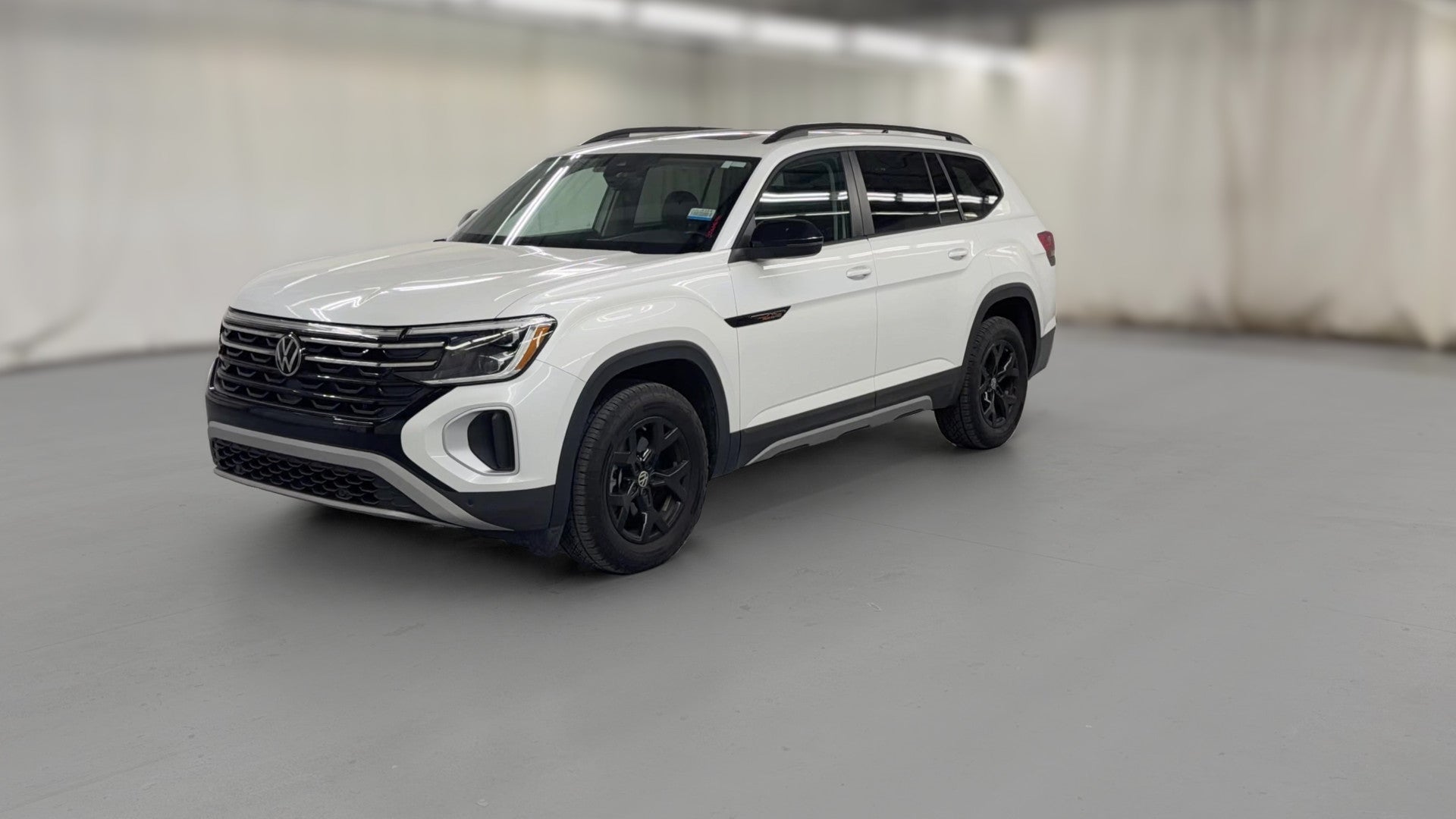 2024 Volkswagen Atlas vehicle photo