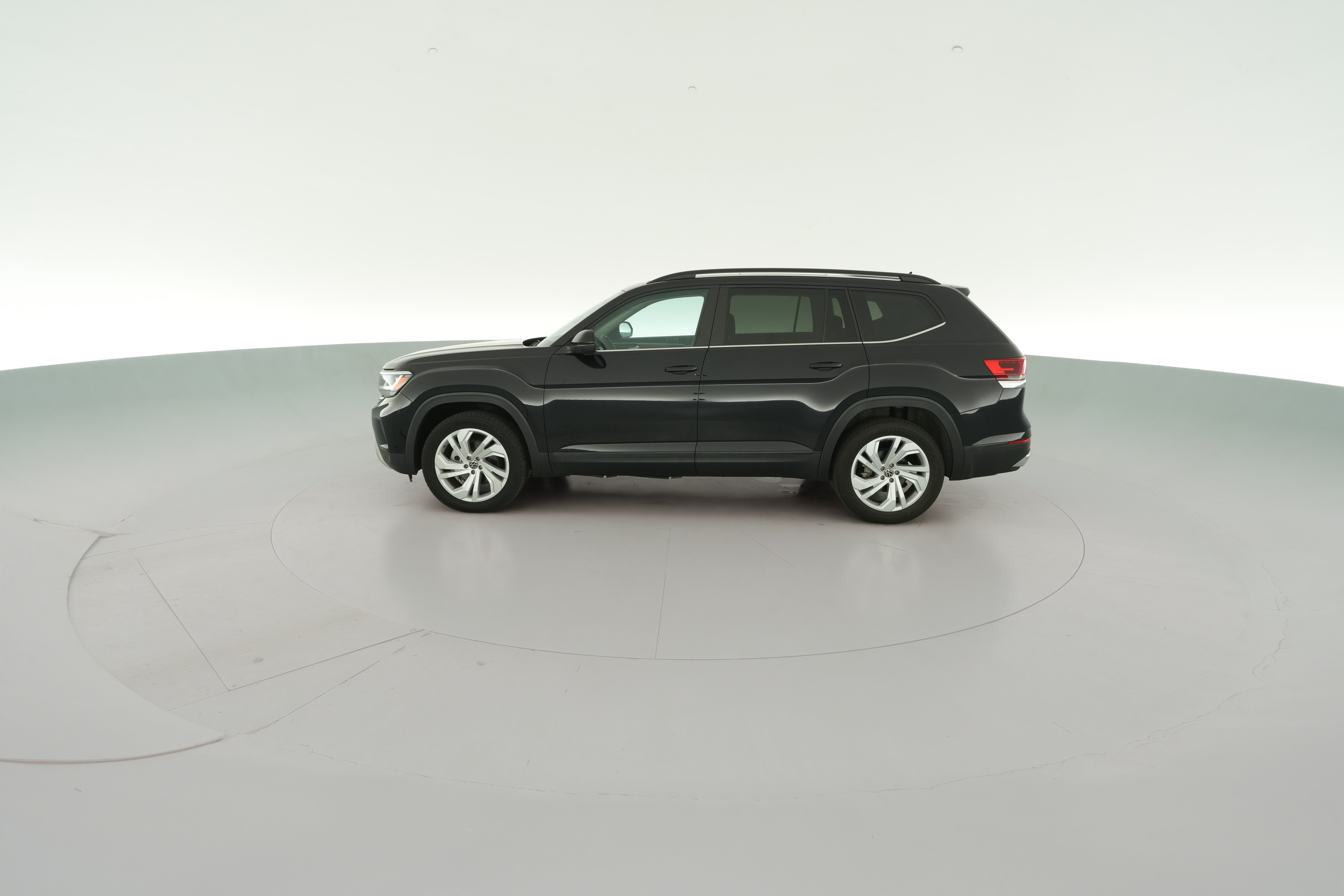 2023 Volkswagen Atlas SE w/Tech - Photo 32