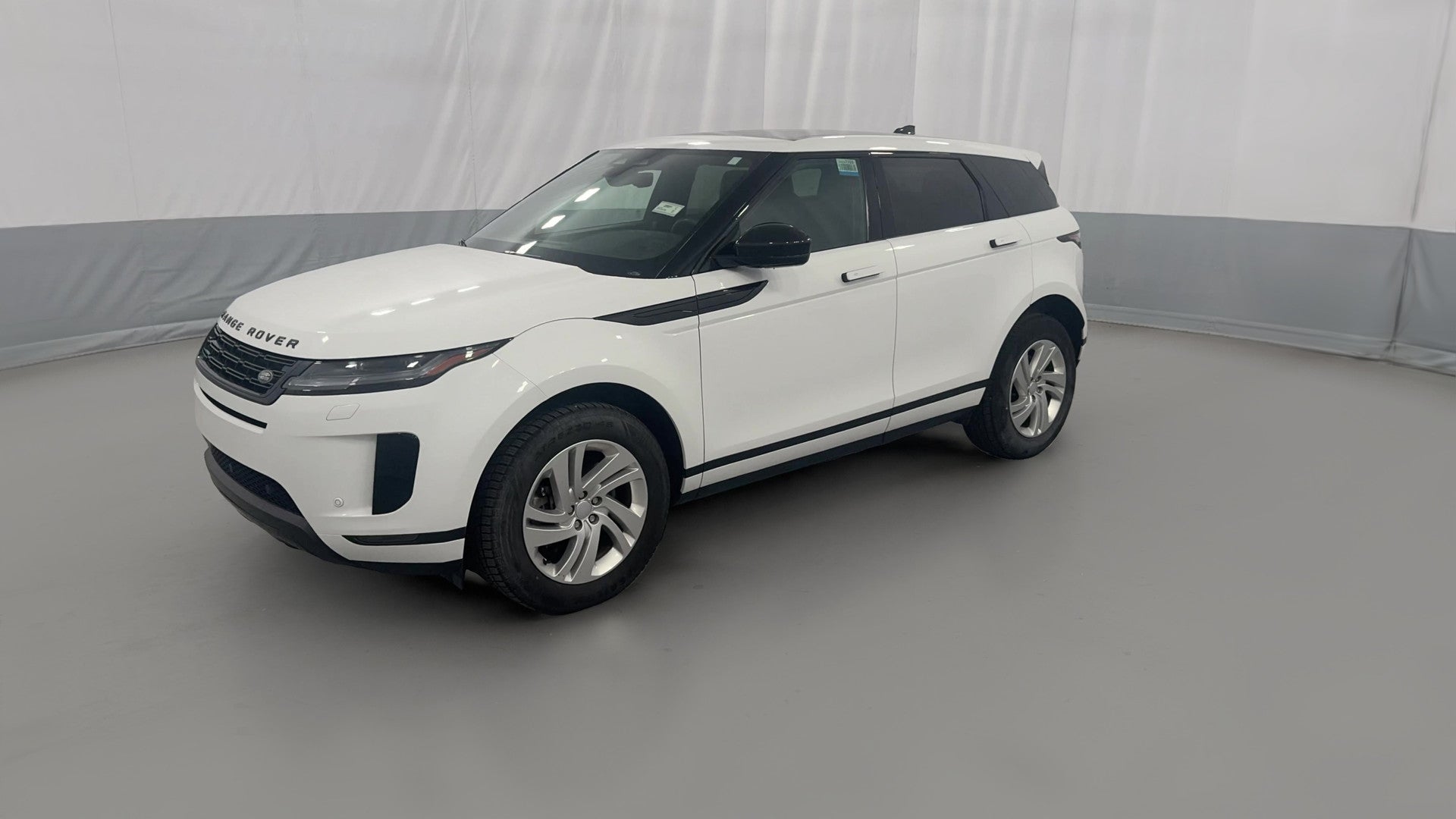 2024 Land Rover Range Rover Evoque vehicle photo