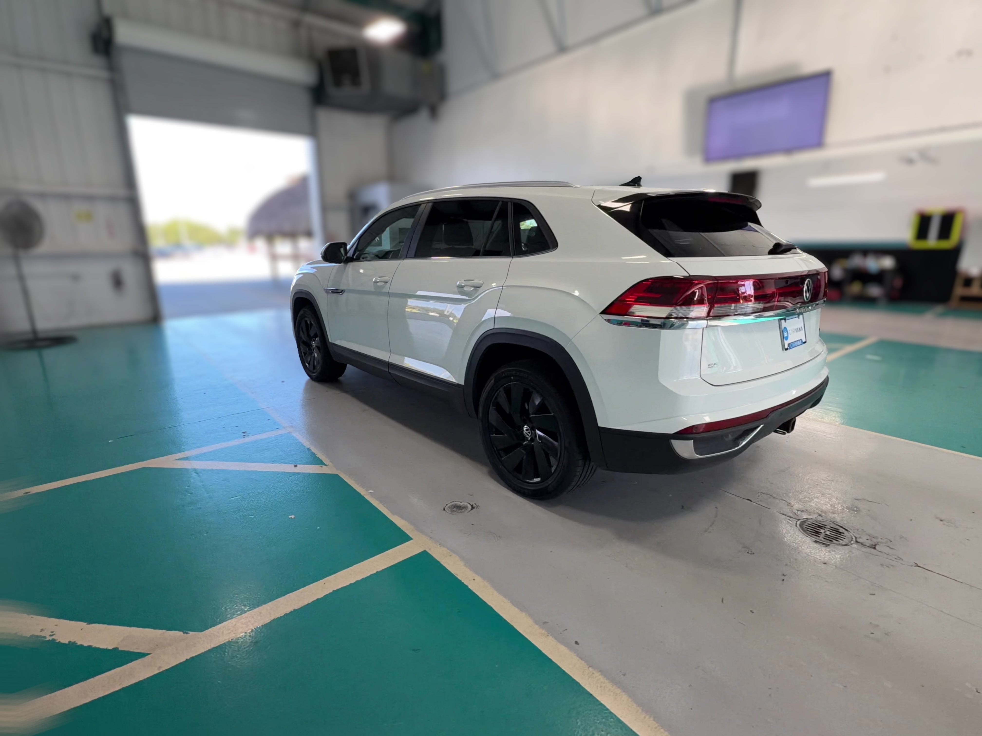 2025 Volkswagen Atlas Cross Sport SE w/Tech - Photo 25