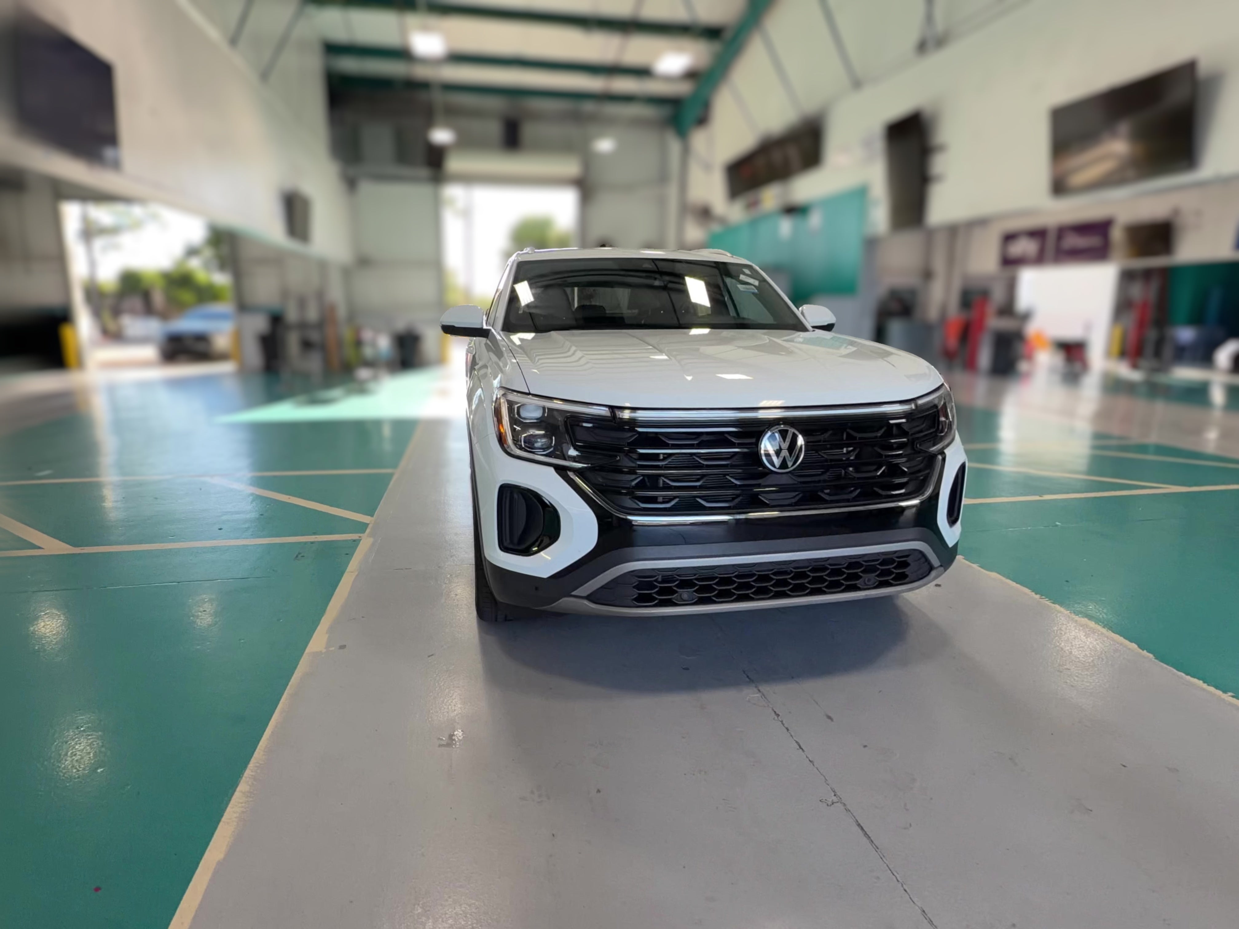 2025 Volkswagen Atlas Cross Sport SE w/Tech - Photo 34