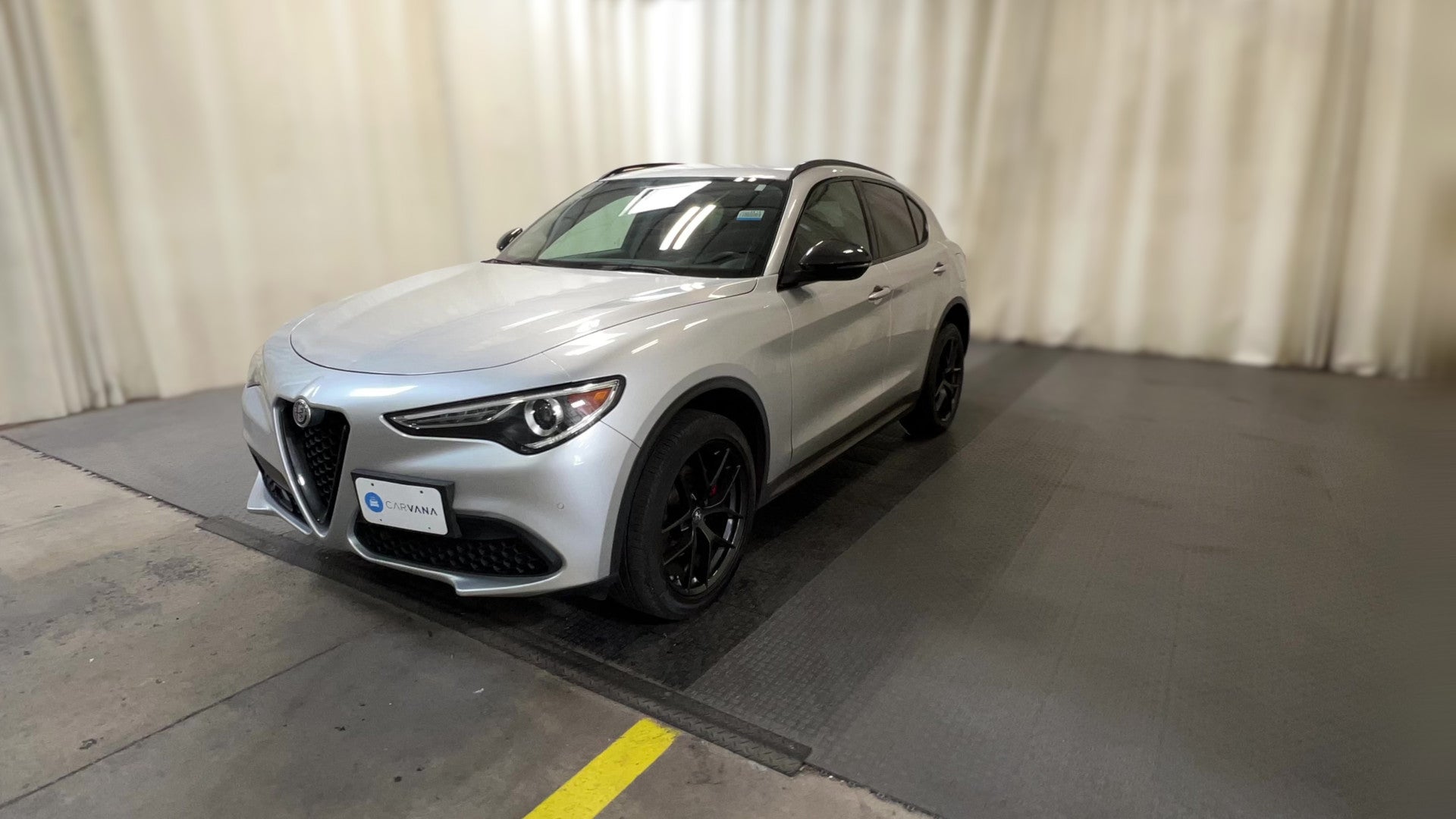 2019 Alfa Romeo Stelvio vehicle photo