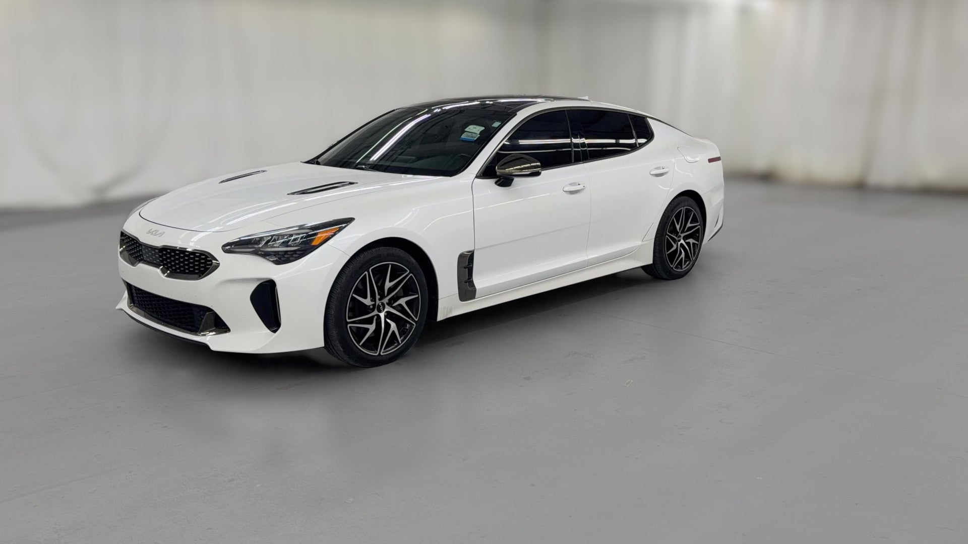 2023 Kia Stinger vehicle photo
