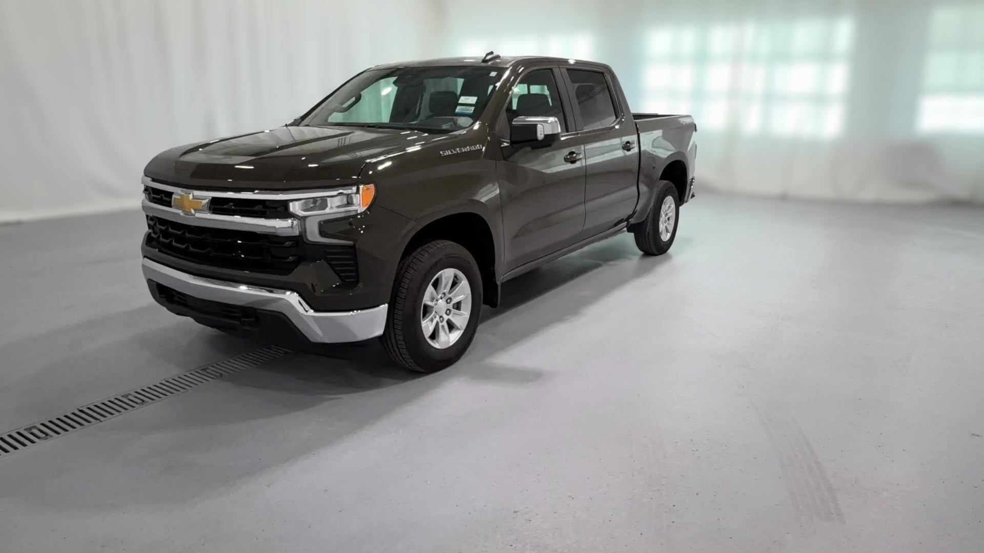 2023 Chevrolet Silverado 1500 Crew Cab vehicle photo