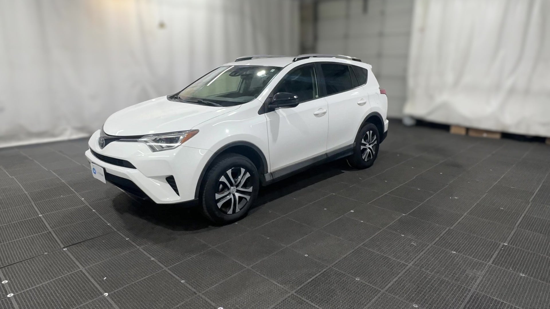 2018 Toyota RAV4 vehicle photo