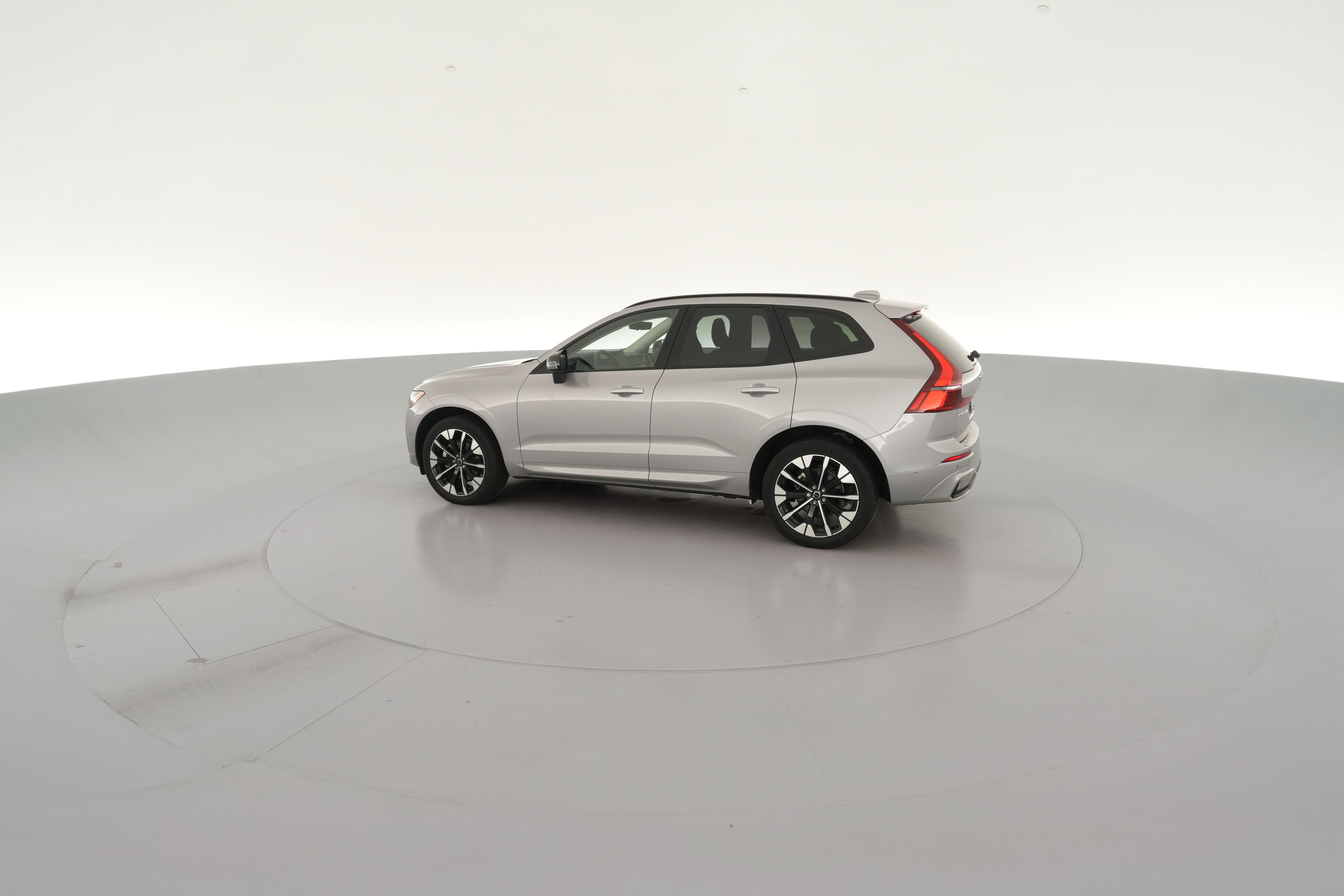 2026 Volvo XC60 Plus - Photo 33