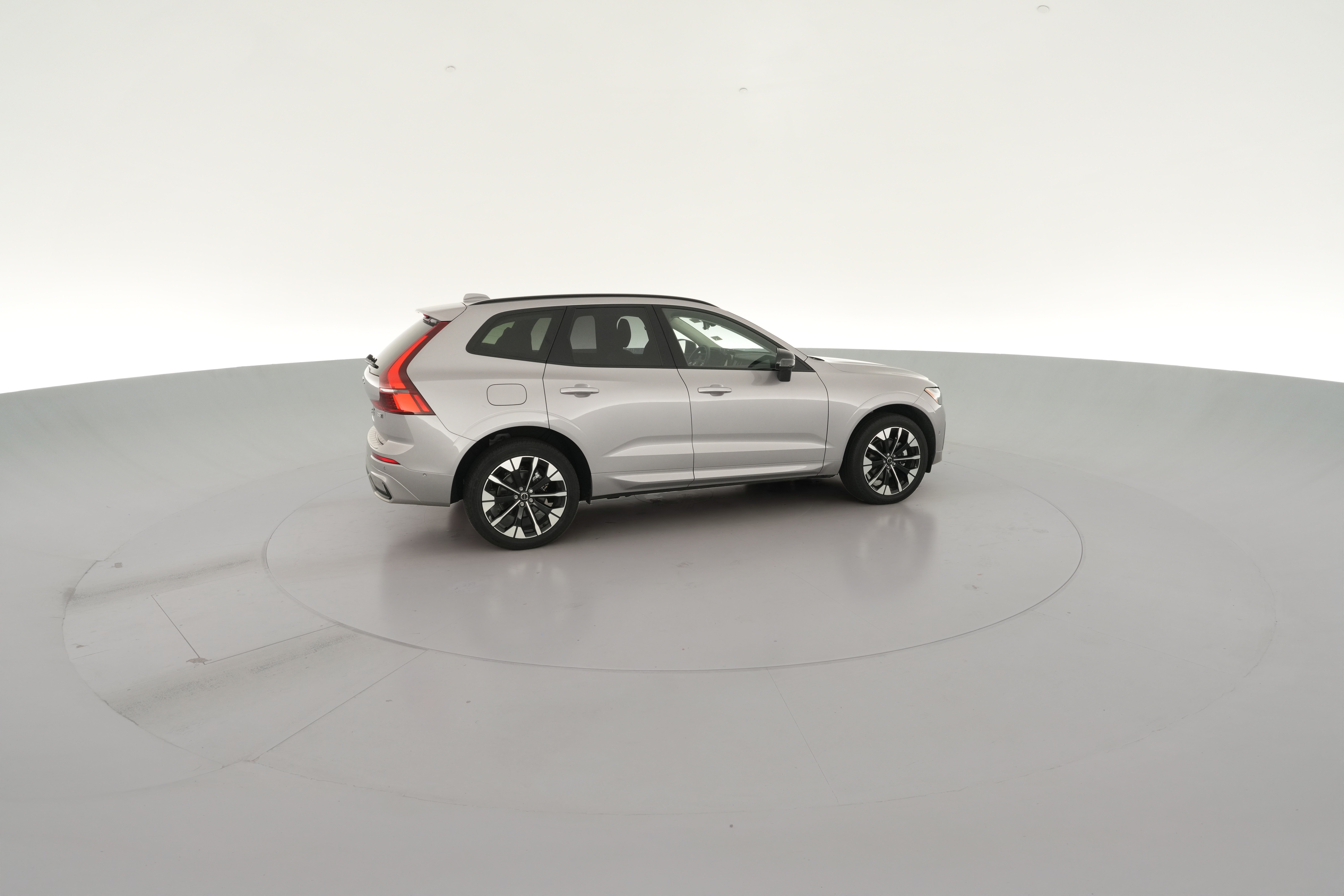 2026 Volvo XC60 Plus - Photo 39
