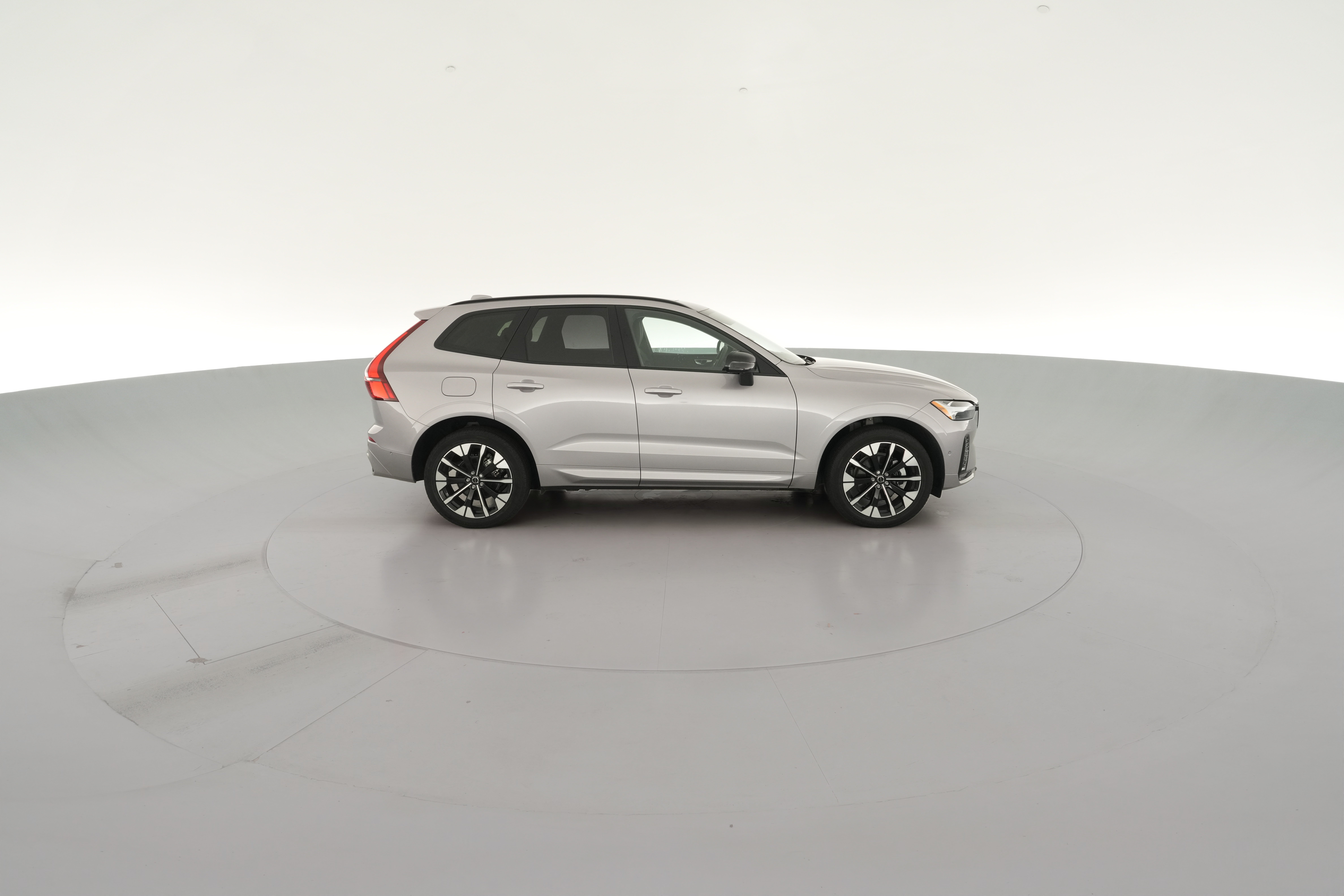 2026 Volvo XC60 Plus - Photo 40
