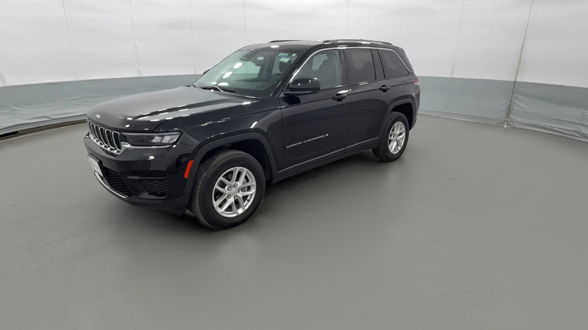 2023 Jeep Grand Cherokee vehicle photo
