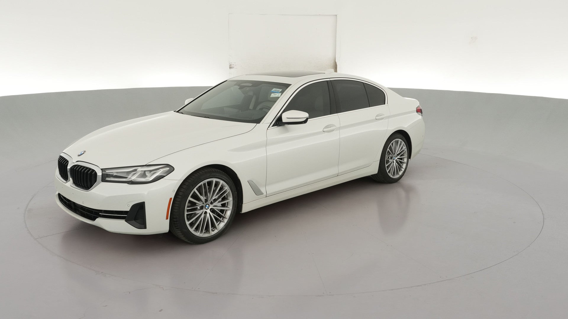 2021 BMW 5 Series vehicle photo