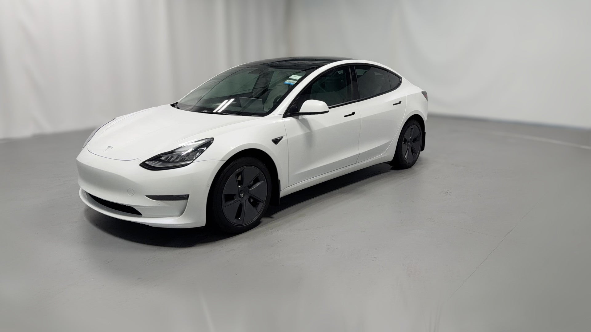 2022 Tesla Model 3 vehicle photo
