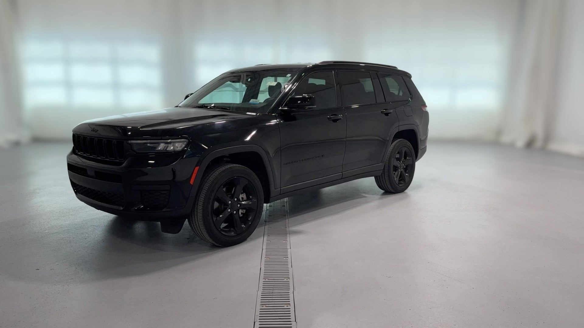 2023 Jeep Grand Cherokee L vehicle photo
