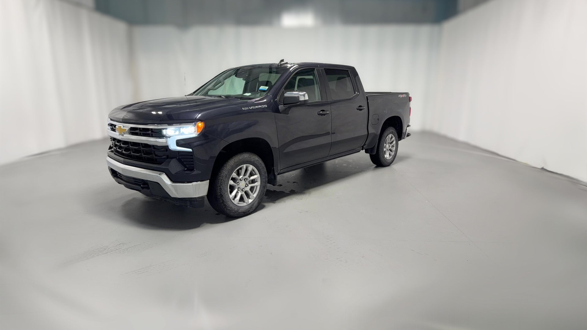 2023 Chevrolet Silverado 1500 Crew Cab vehicle photo