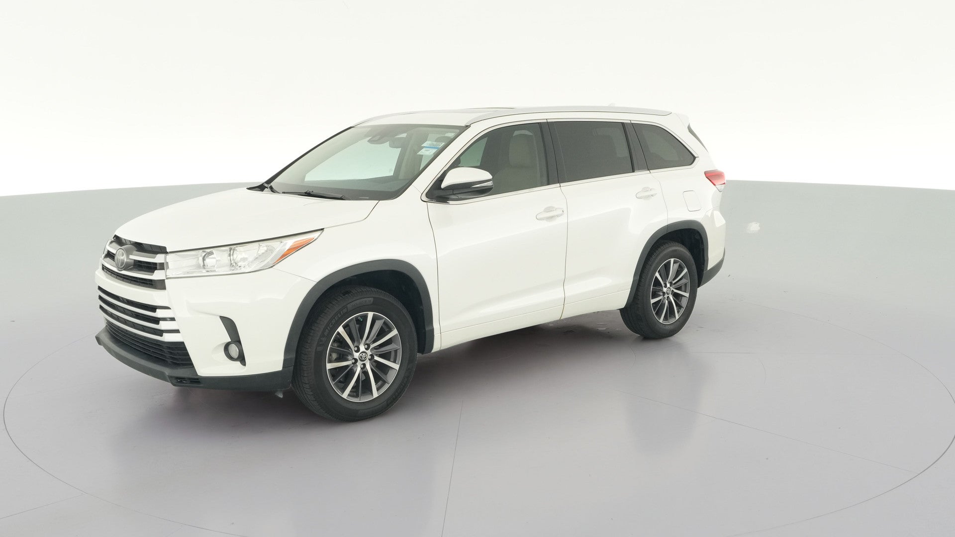 2017 Toyota Highlander vehicle photo